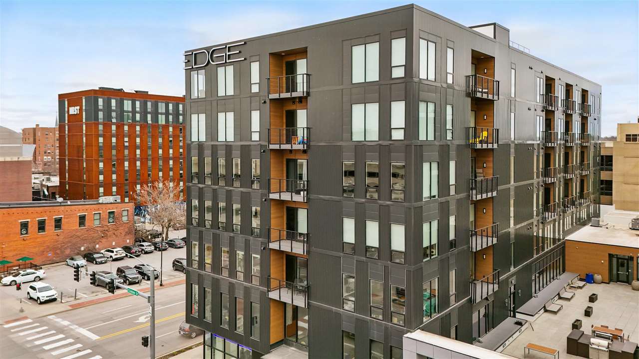 300 S Clinton St Unit: 706