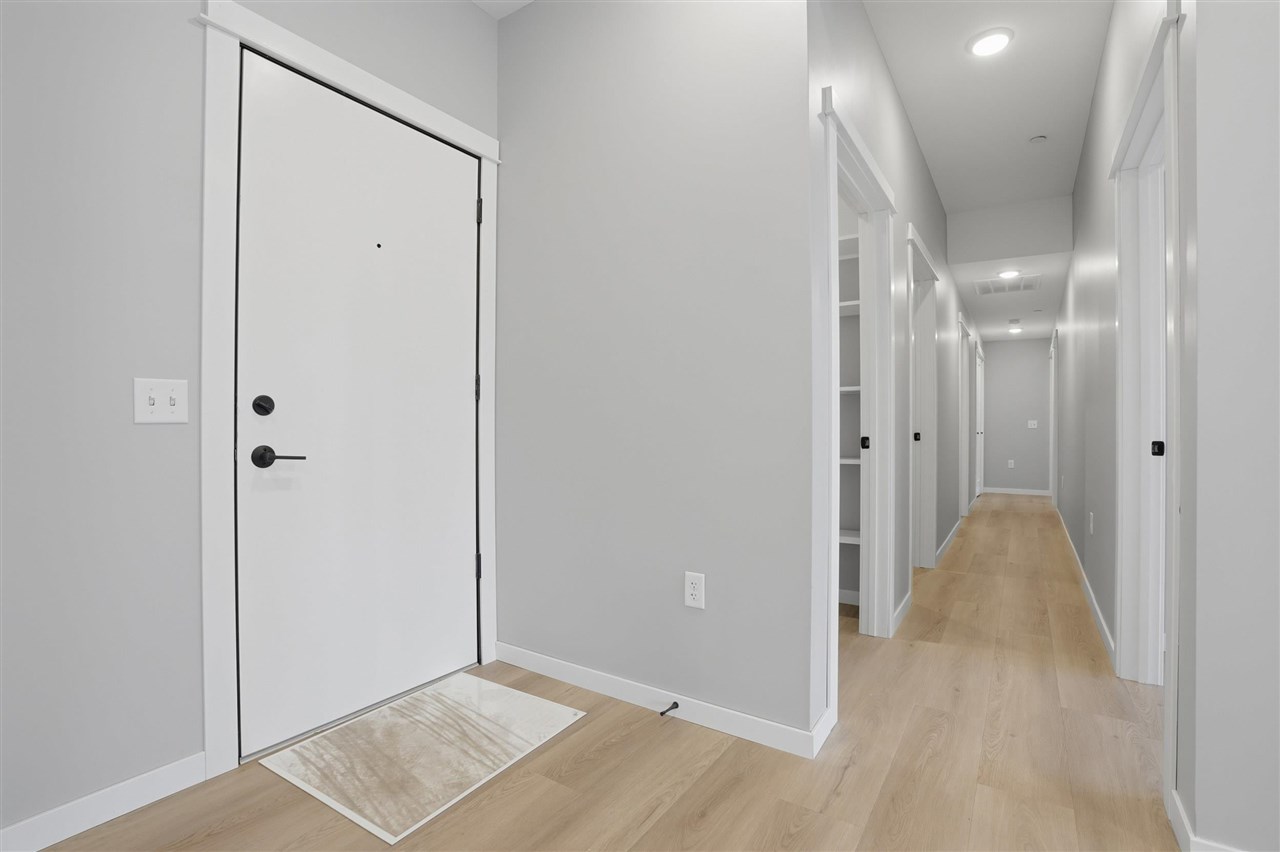 300 S Clinton St Unit: 706