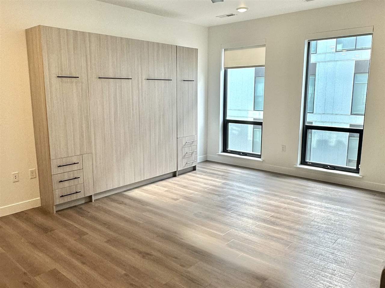 300 S Clinton St Unit: 503