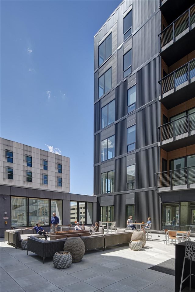 300 S Clinton St Unit: 503
