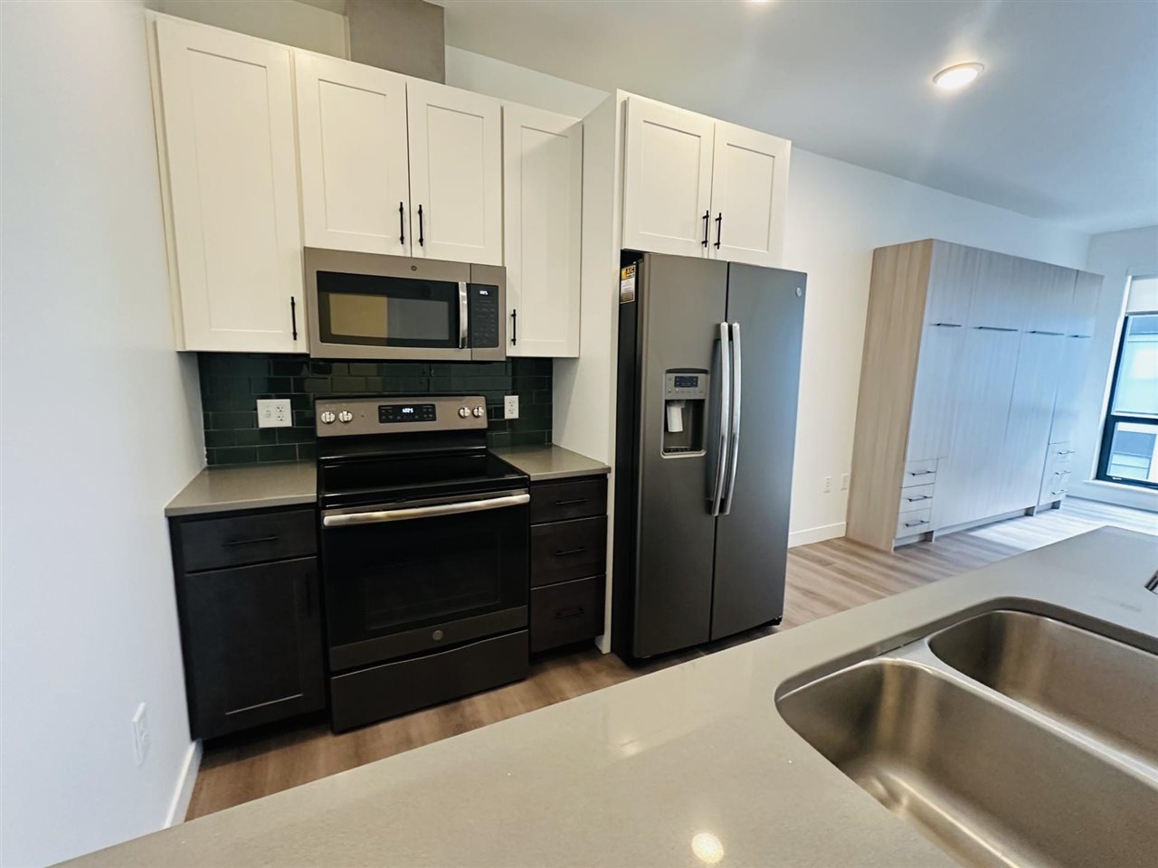 300 S Clinton St Unit: 503