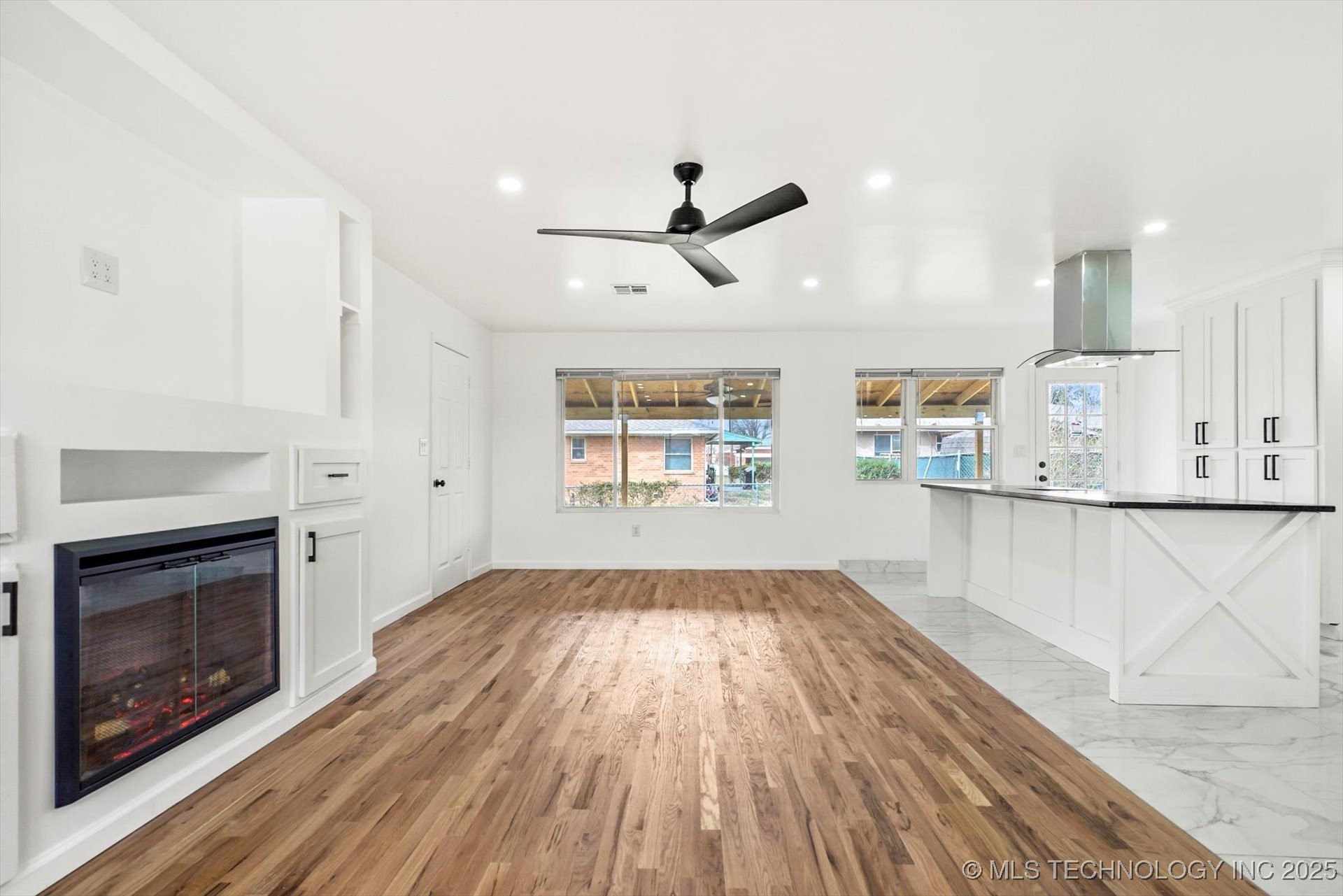 10907 E 4th Place