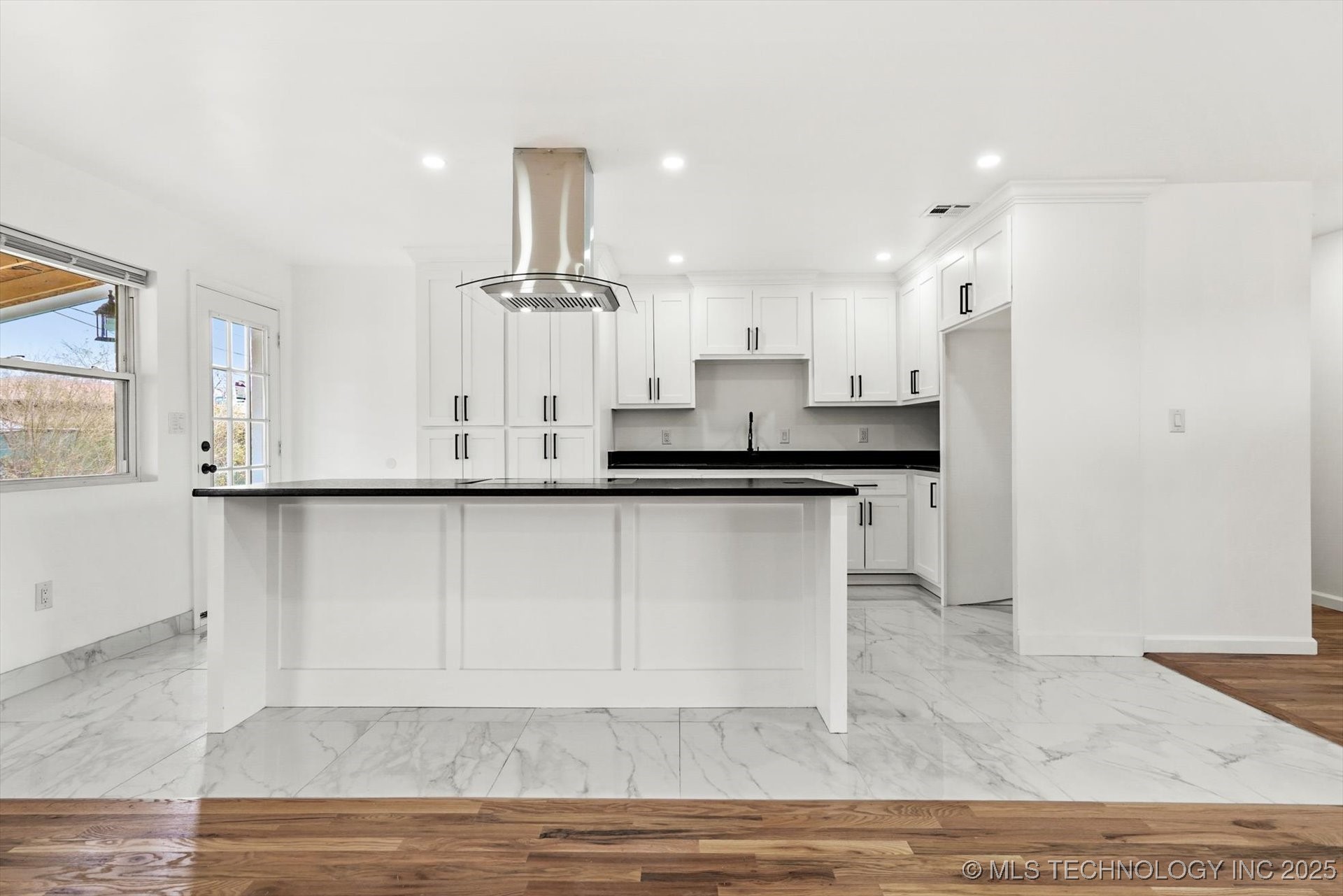 10907 E 4th Place