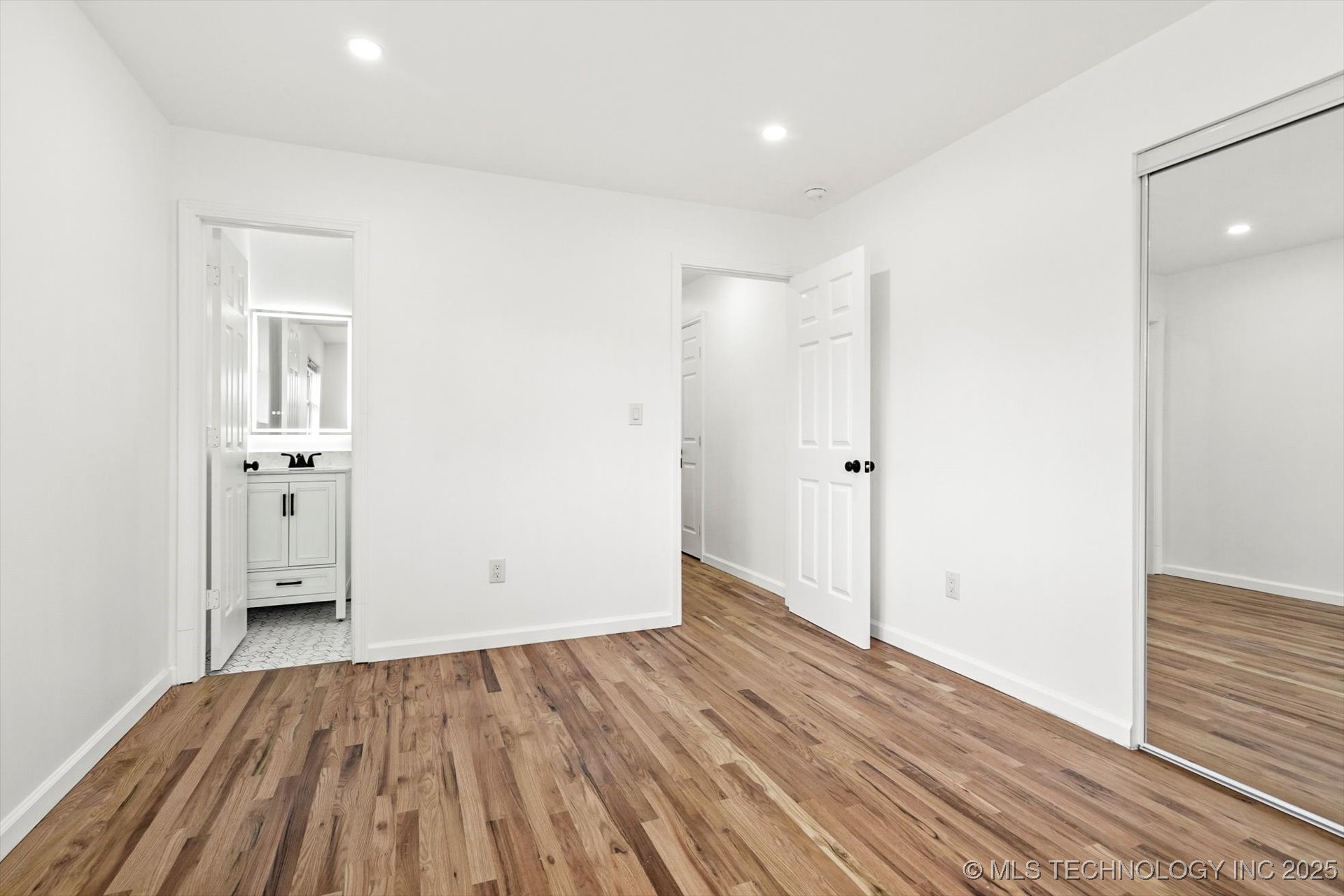 10907 E 4th Place