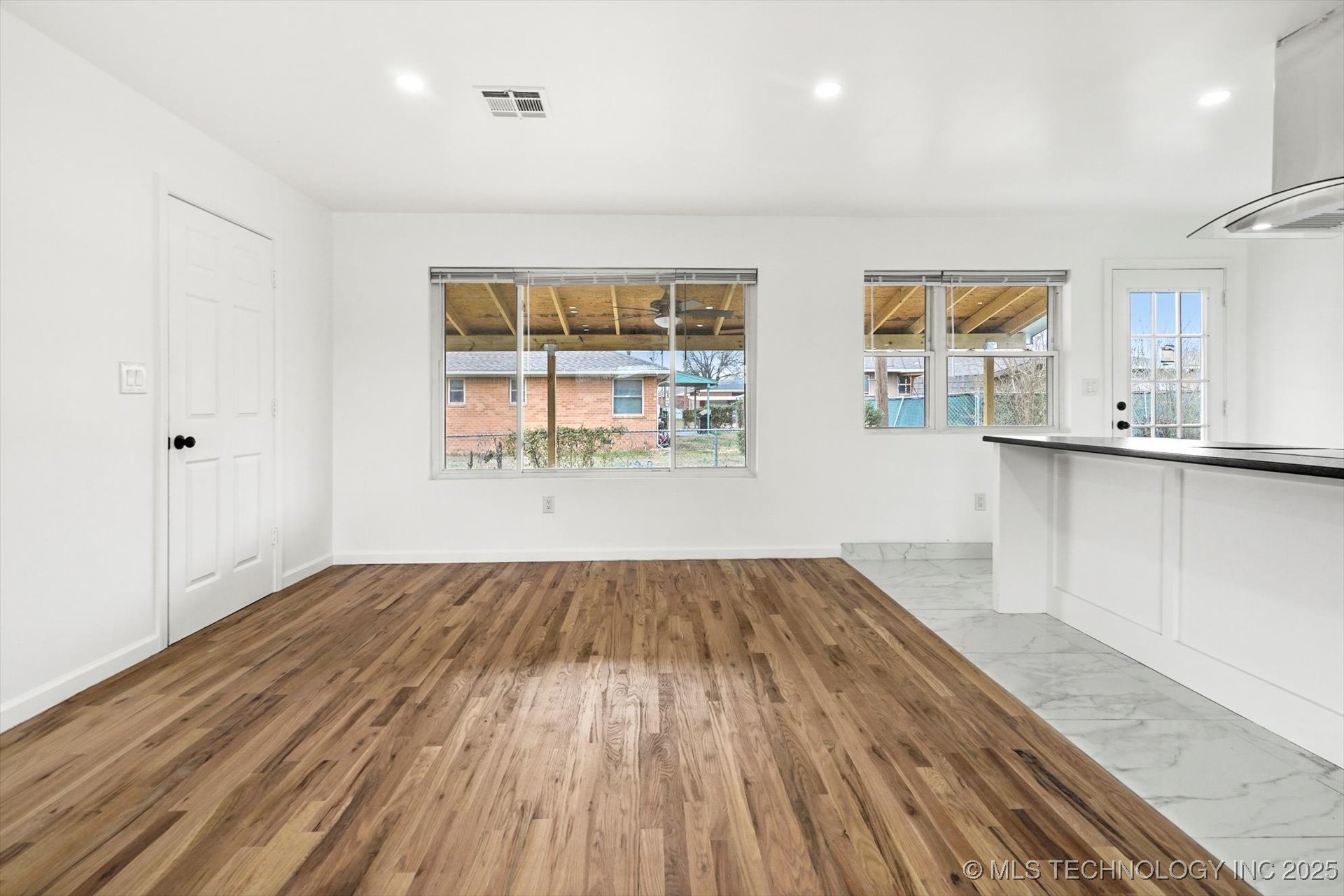 10907 E 4th Place