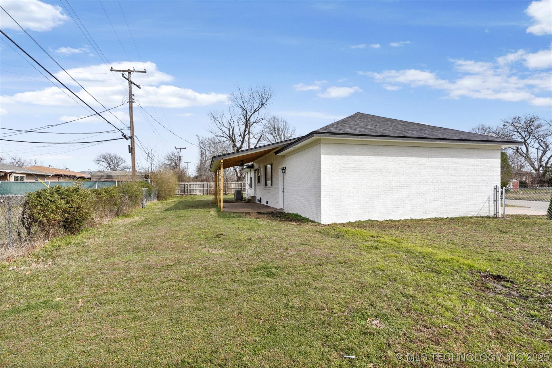 10907 E 4th Place