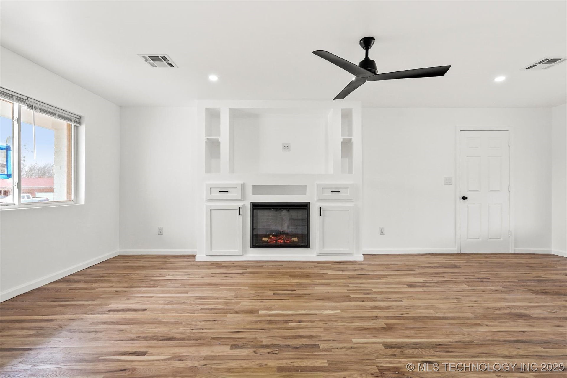10907 E 4th Place