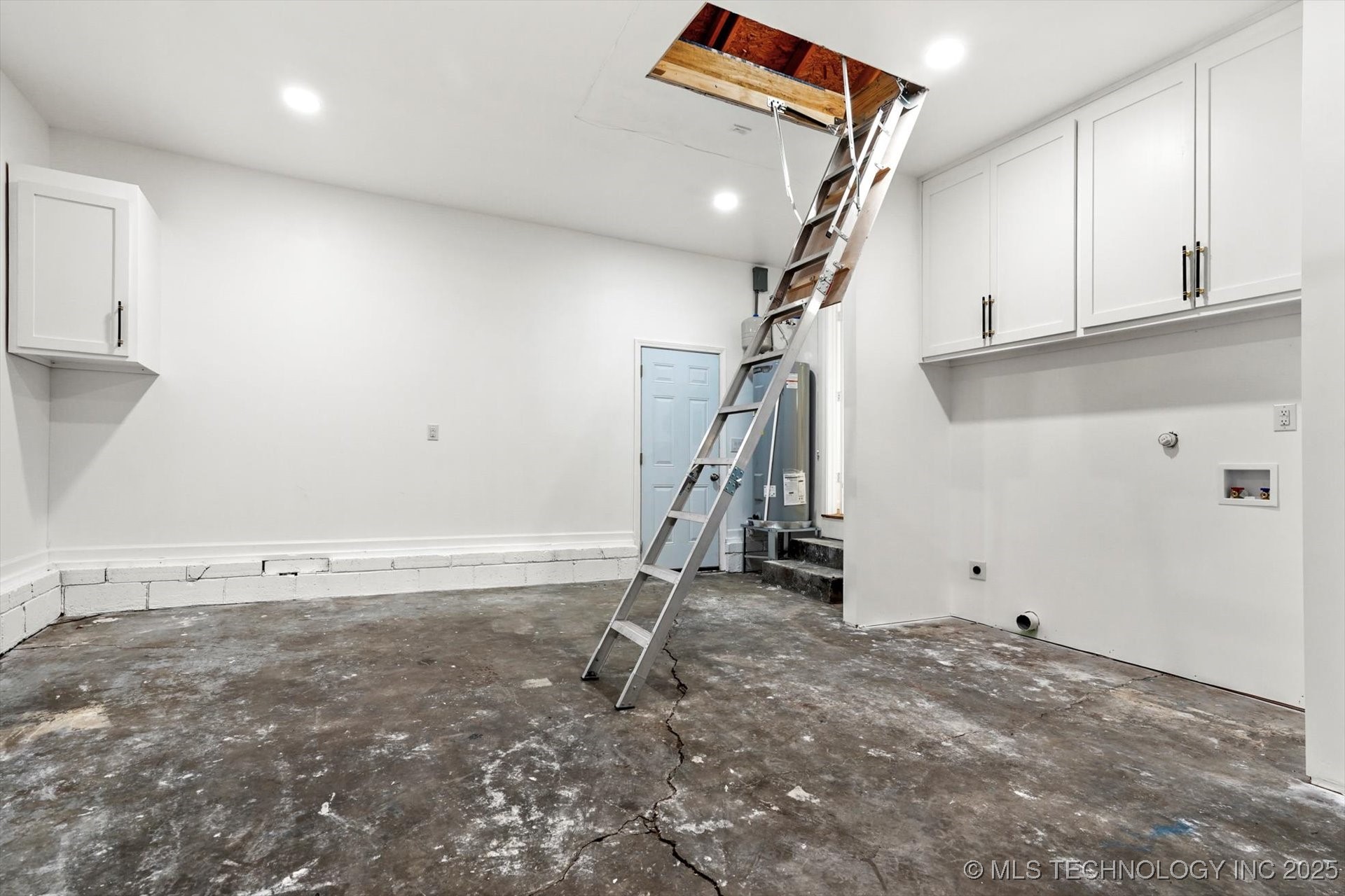 10907 E 4th Place