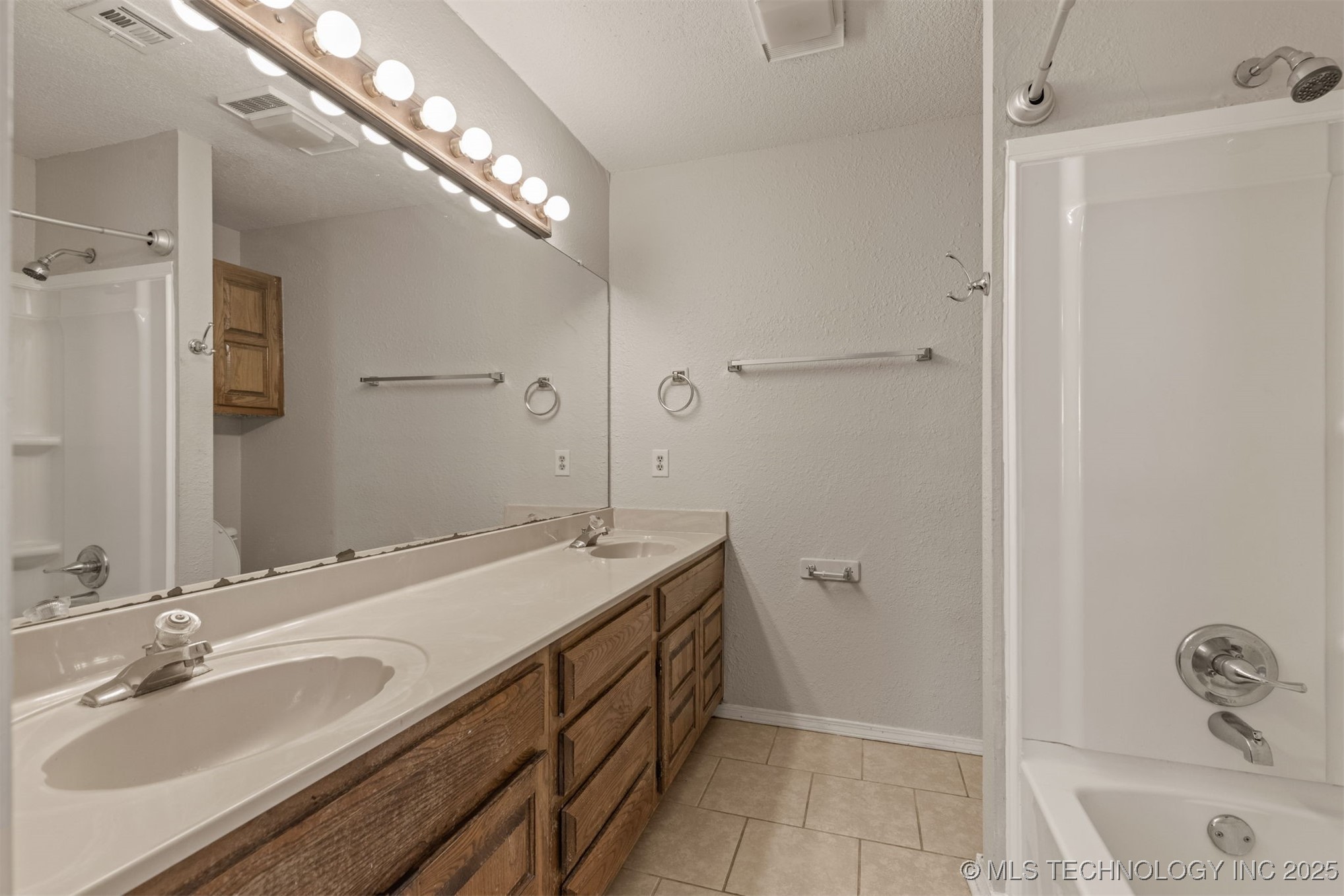 300 S Hemlock Avenue