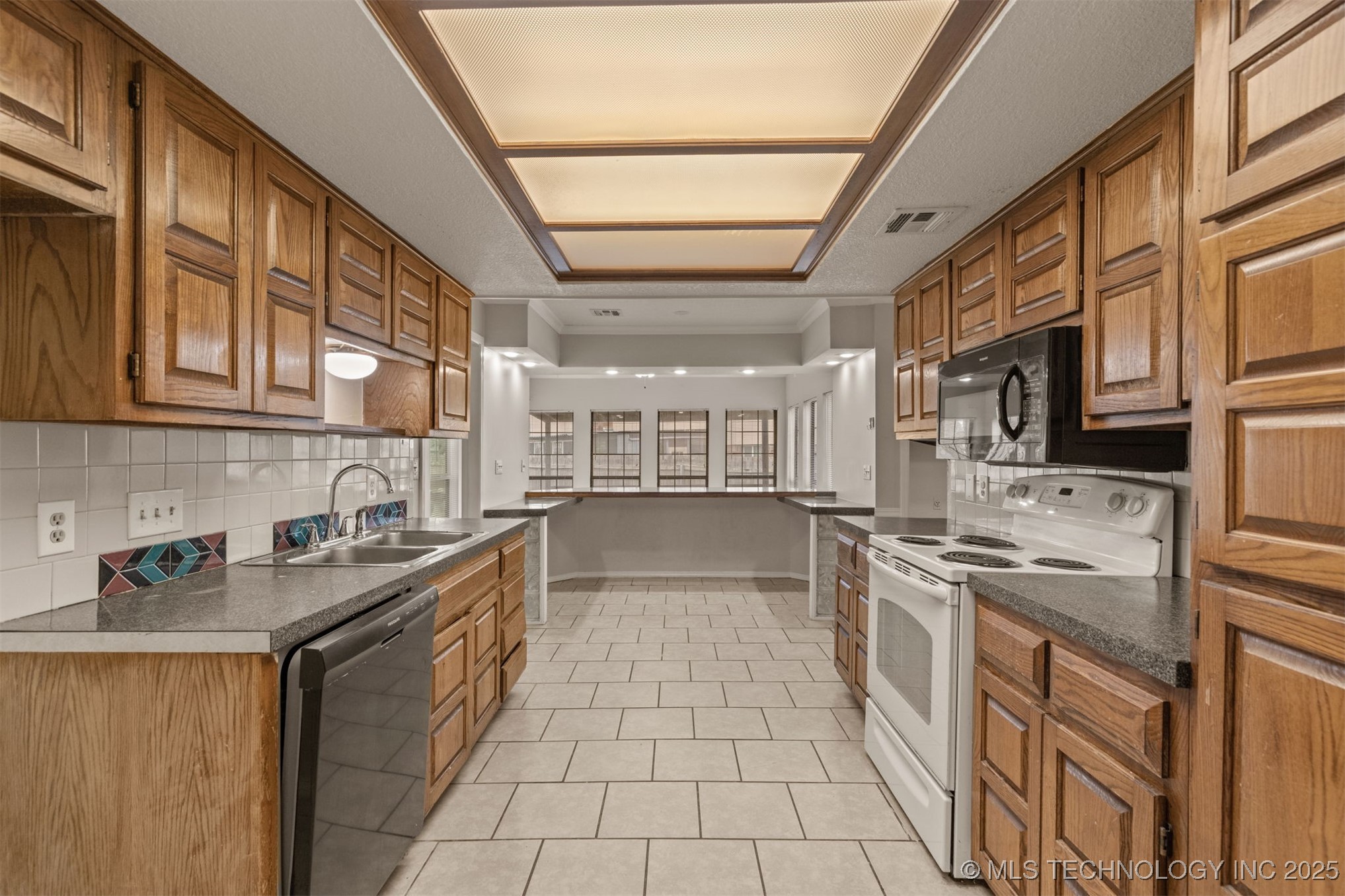 300 S Hemlock Avenue