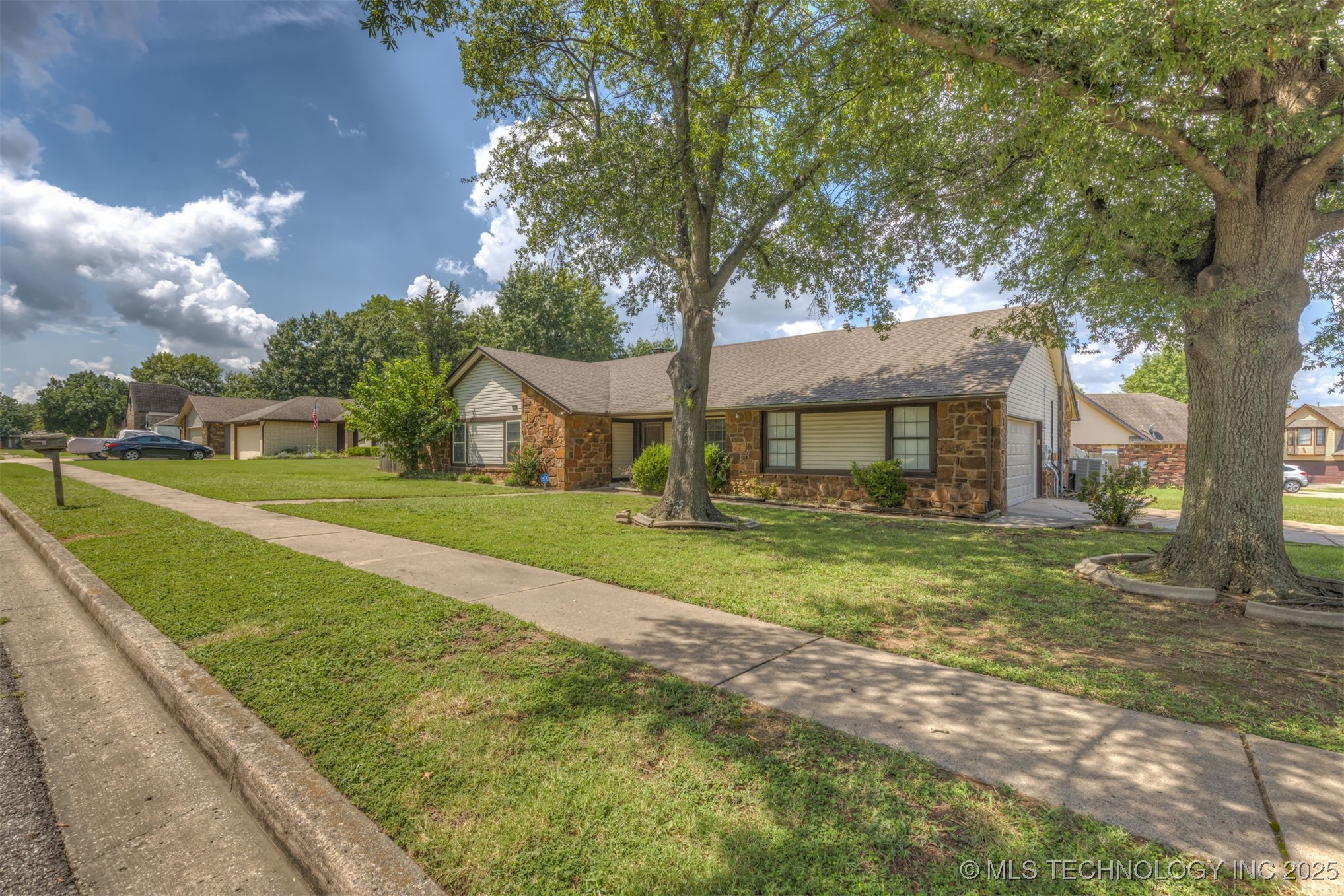 300 S Hemlock Avenue