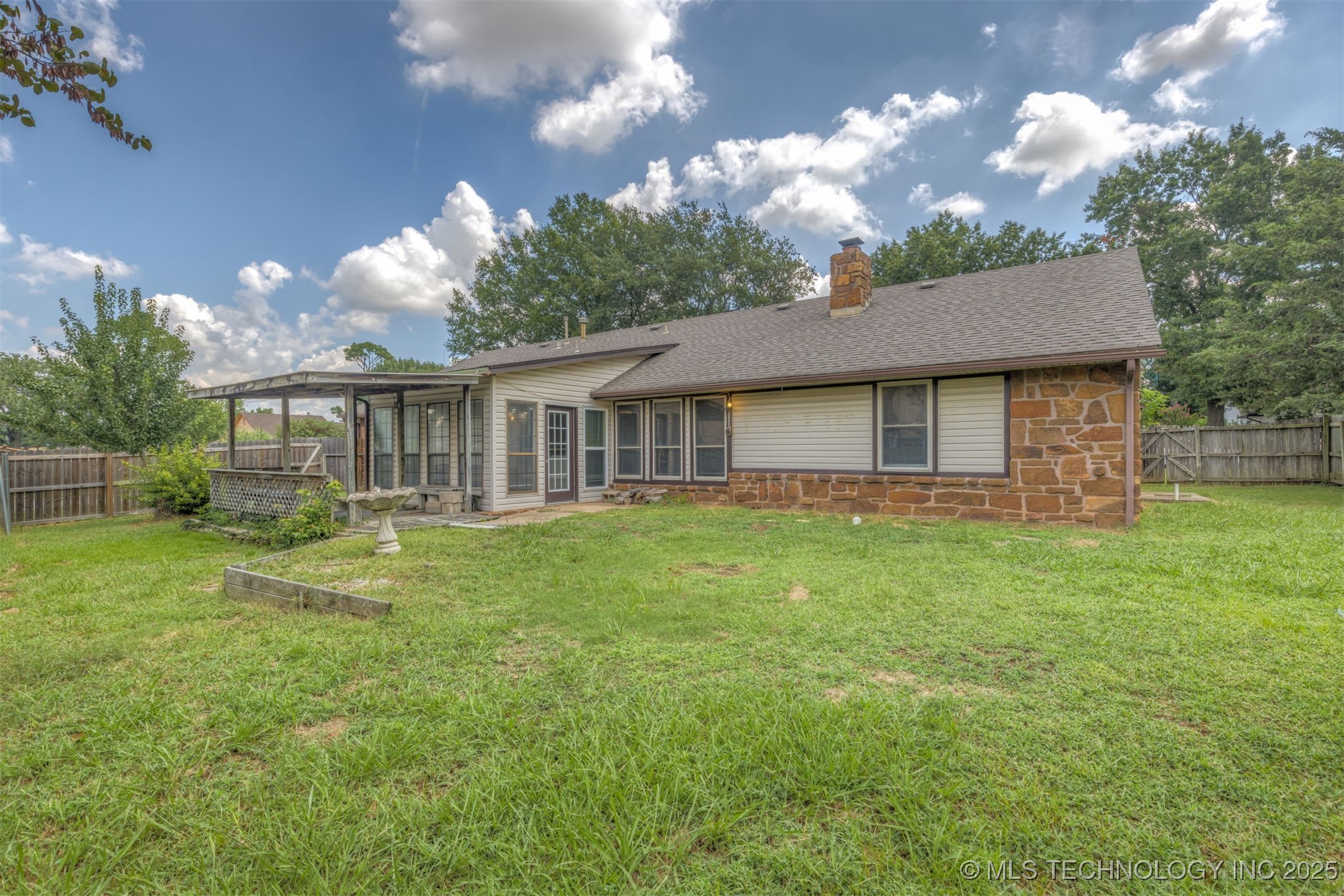 300 S Hemlock Avenue