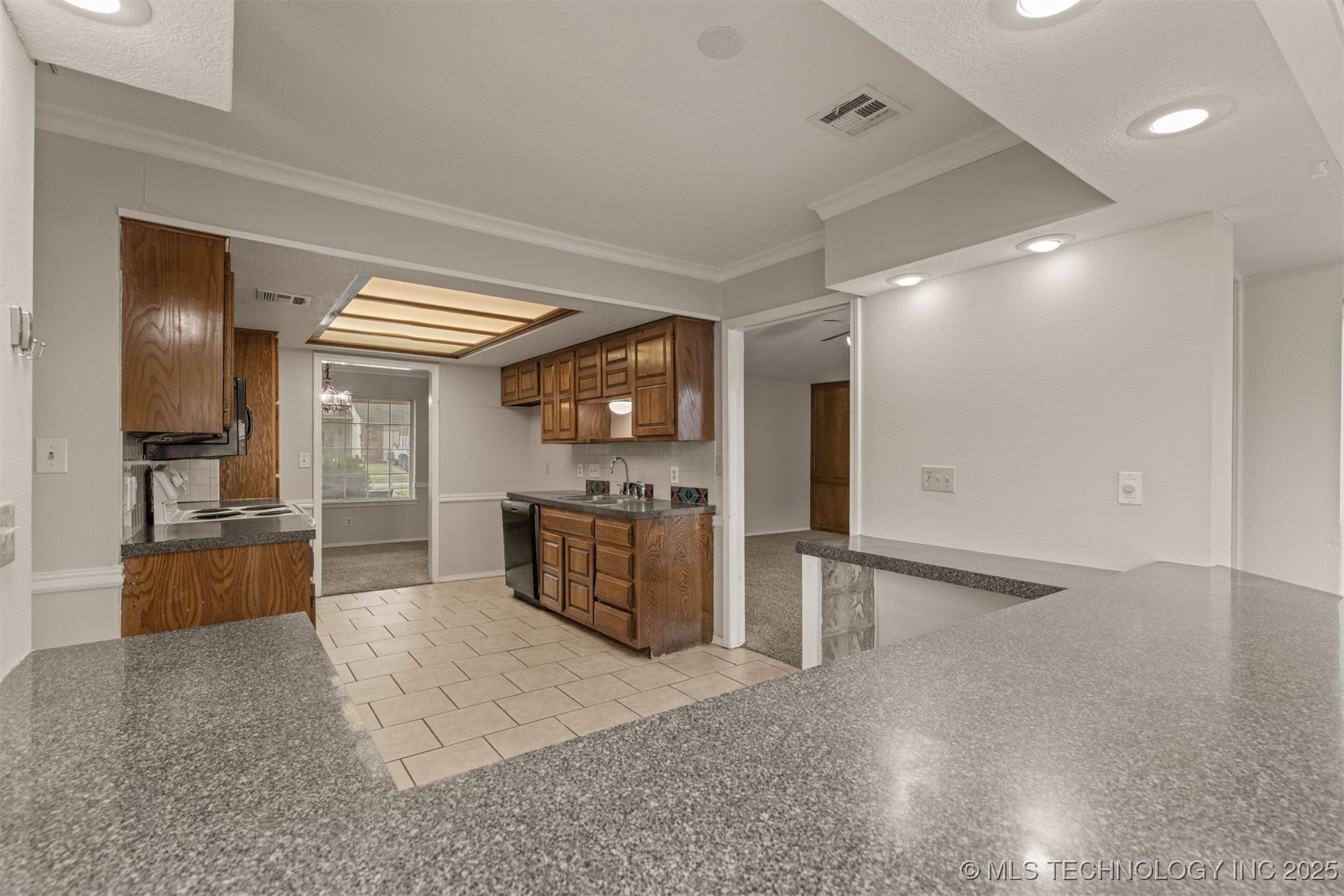 300 S Hemlock Avenue