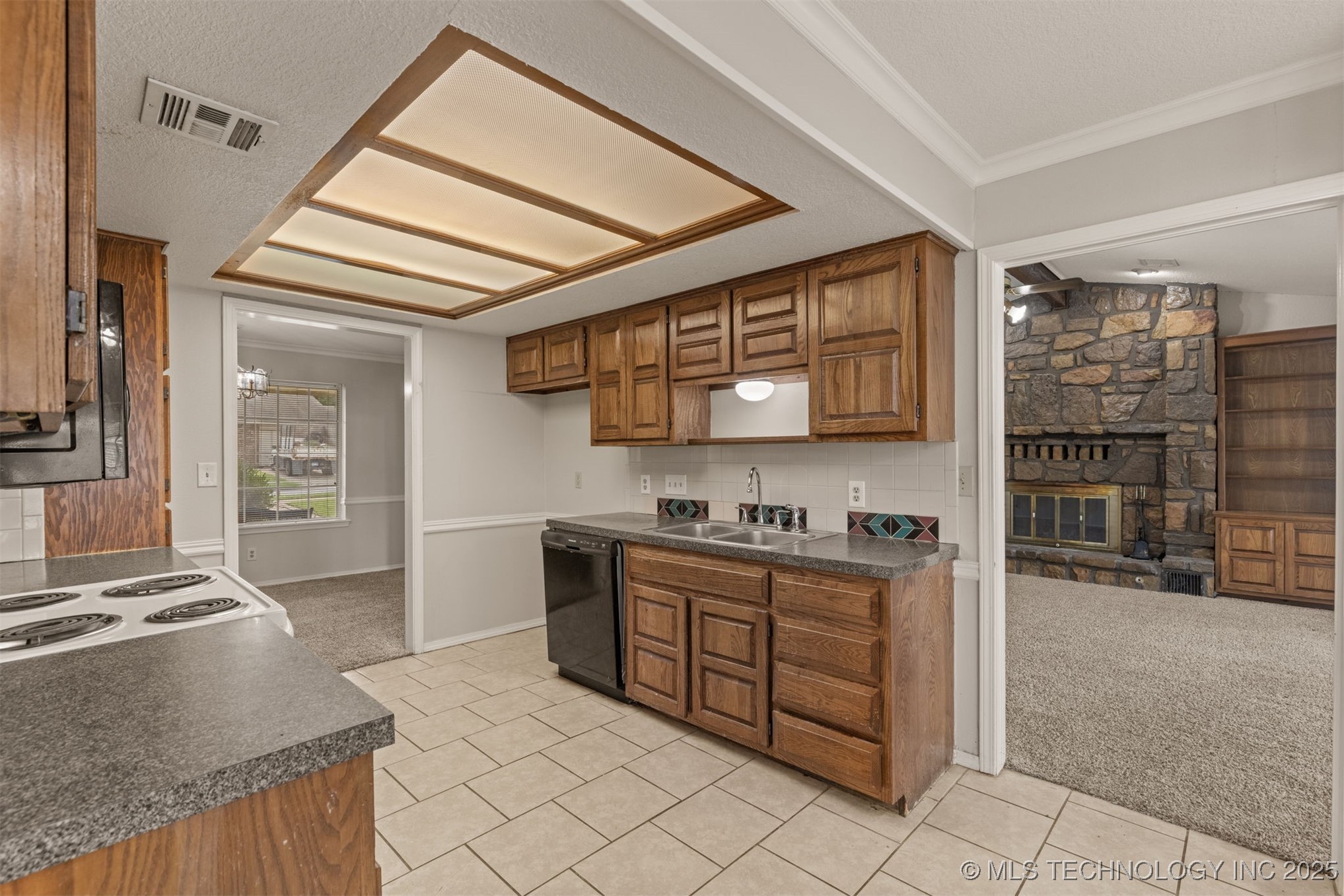 300 S Hemlock Avenue