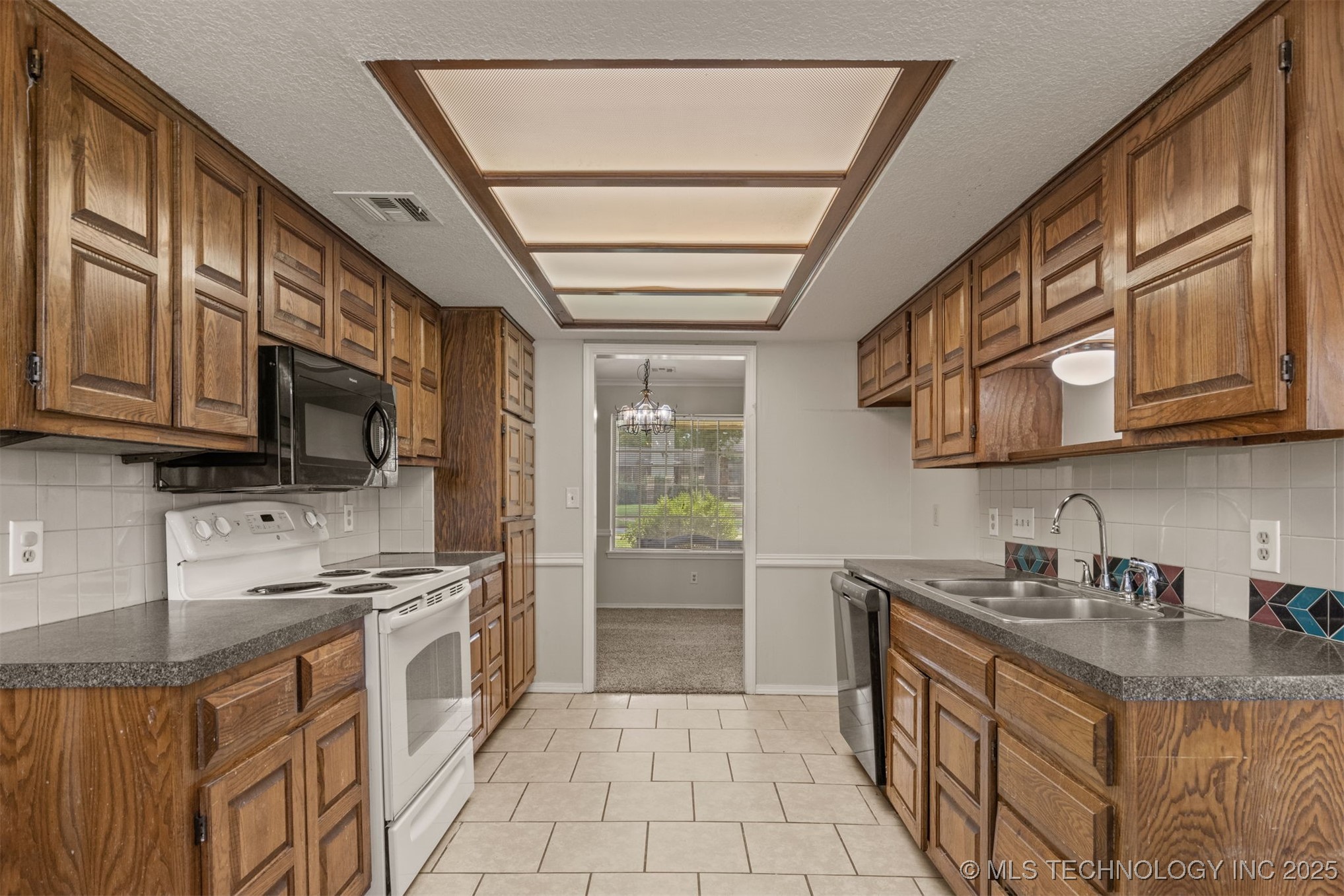 300 S Hemlock Avenue