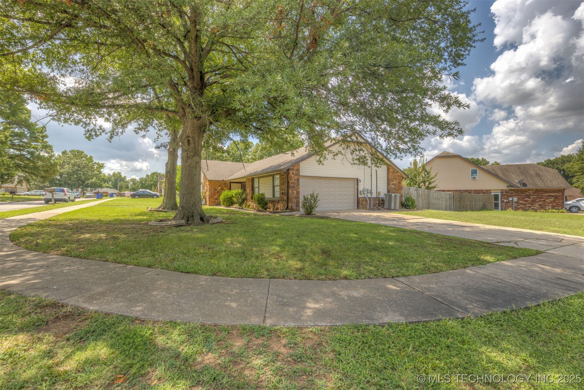 300 S Hemlock Avenue