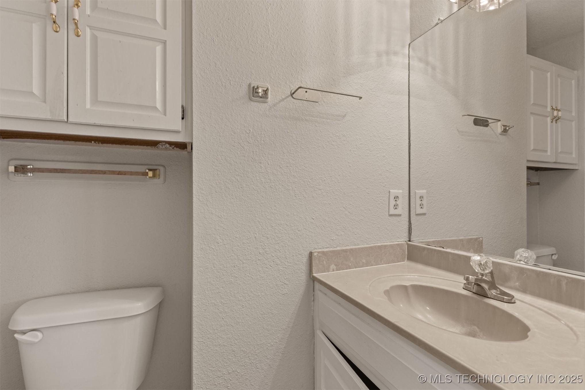 300 S Hemlock Avenue