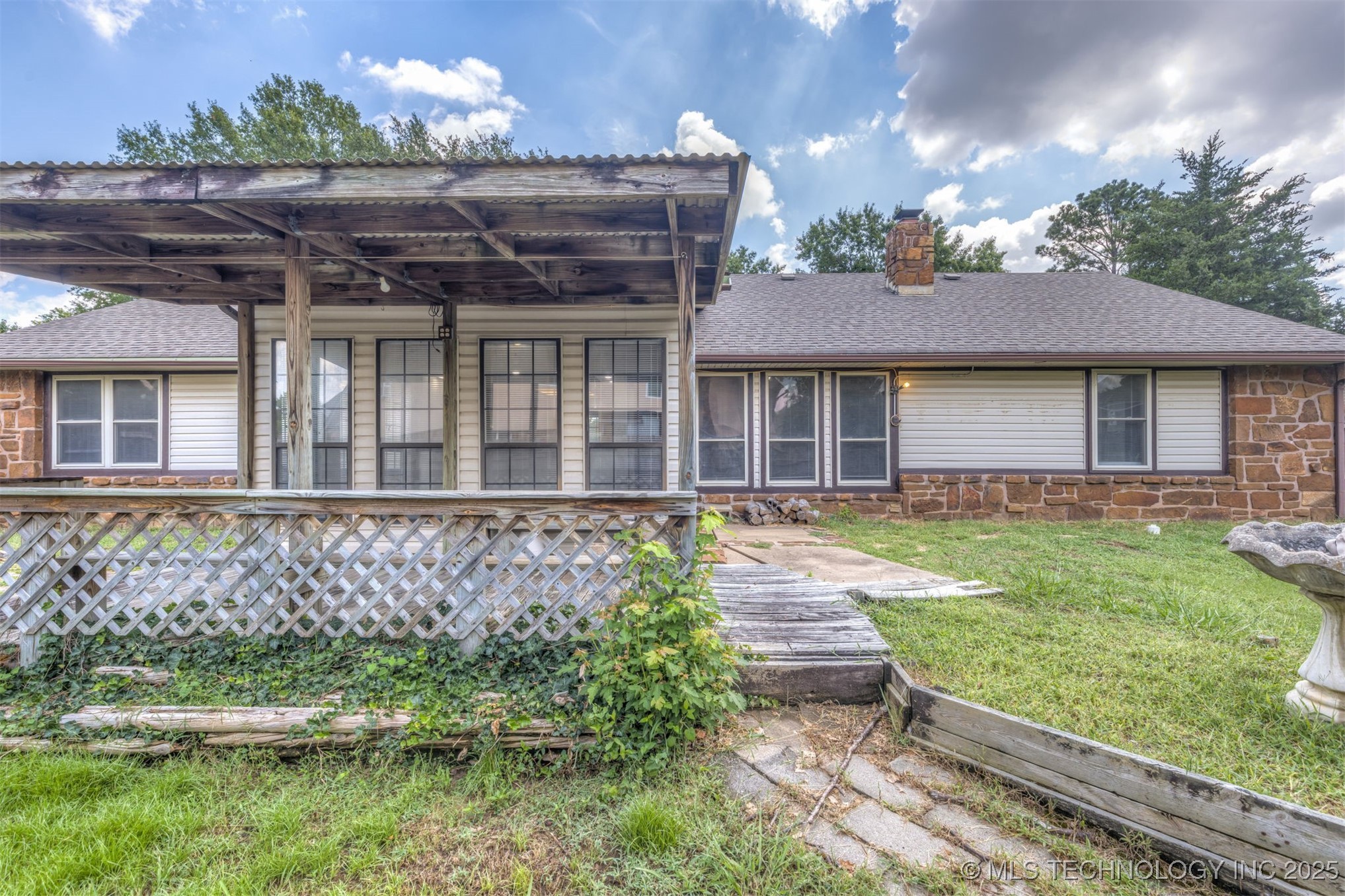 300 S Hemlock Avenue