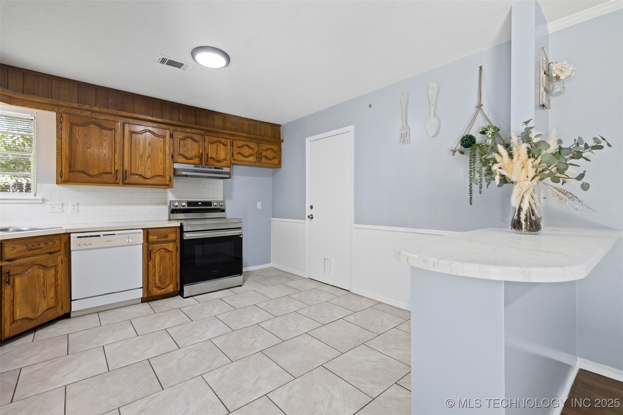 1716 S 125th East Avenue