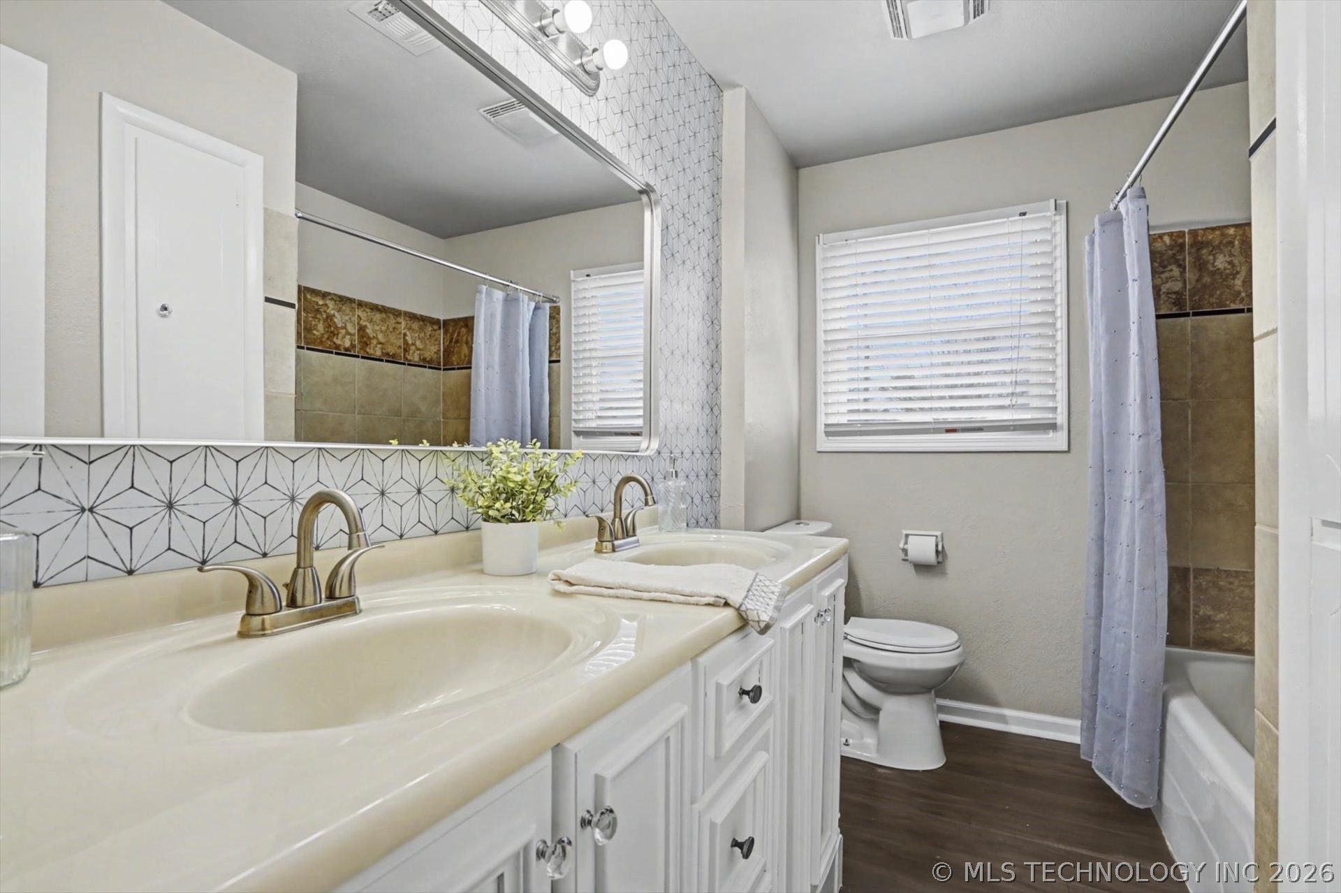 509 W Knoxville Street