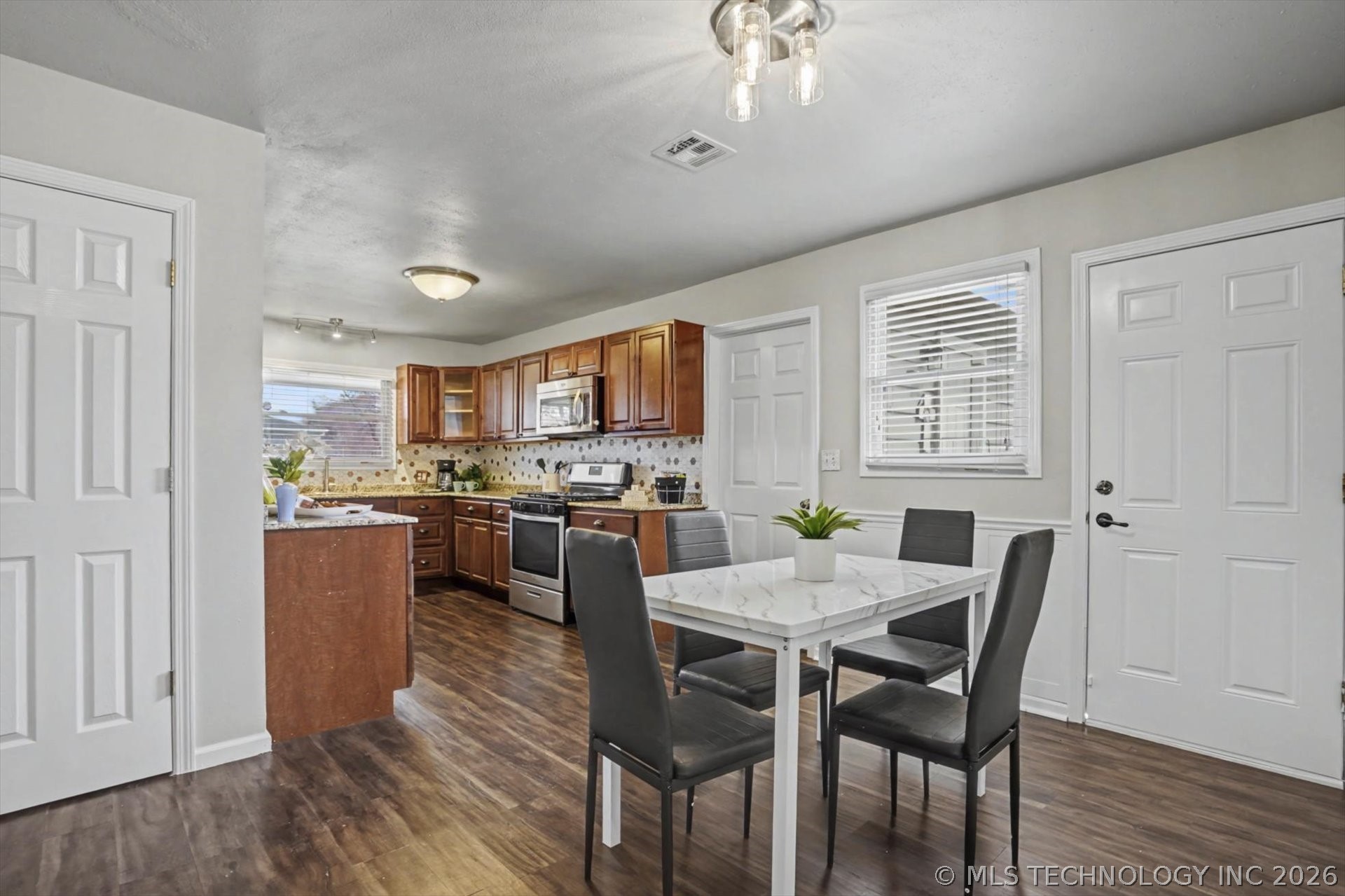 509 W Knoxville Street