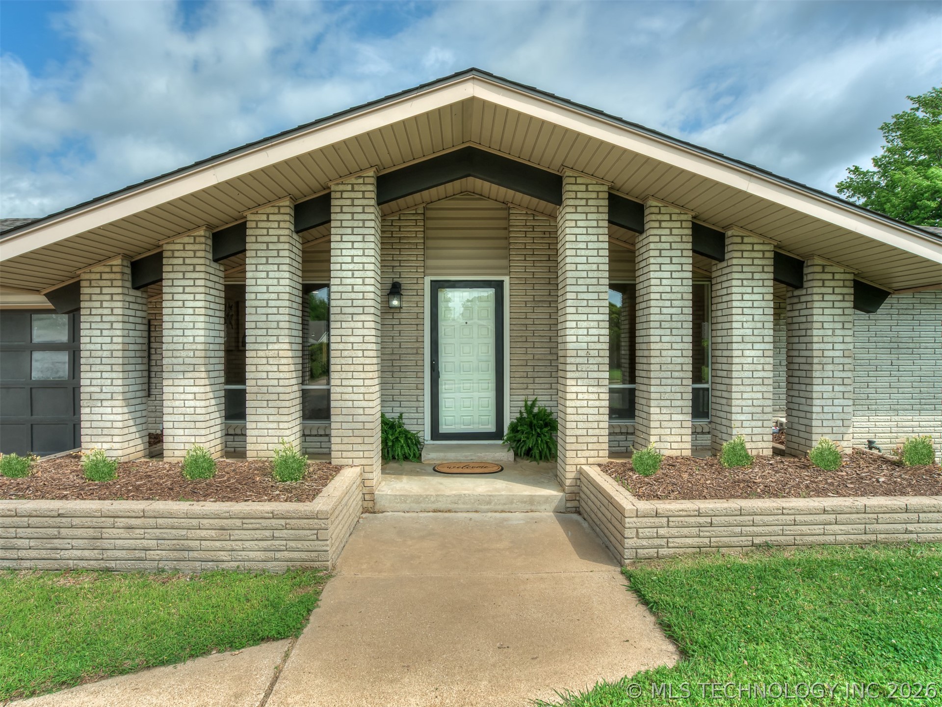 10931 E 28th Place