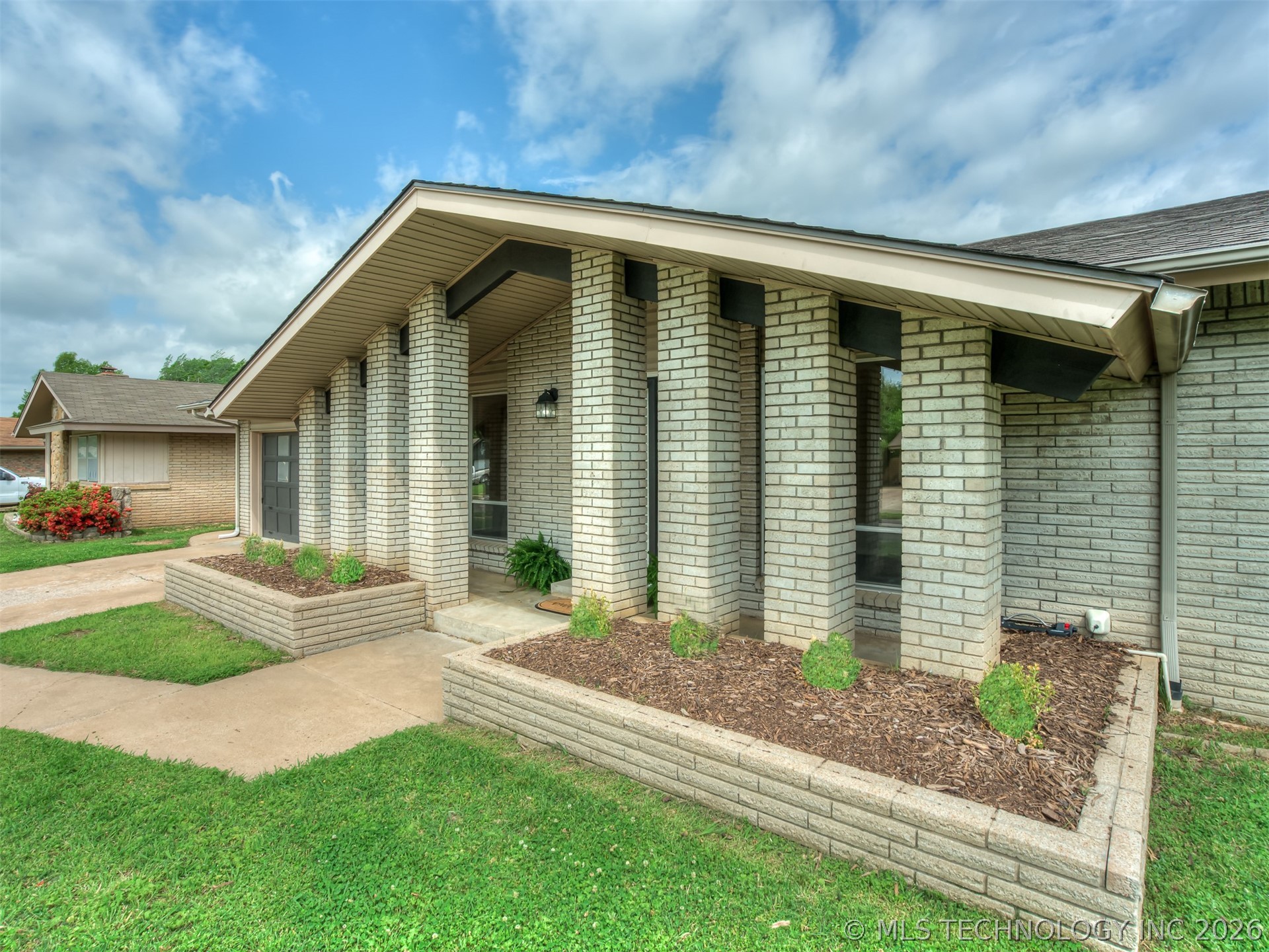 10931 E 28th Place