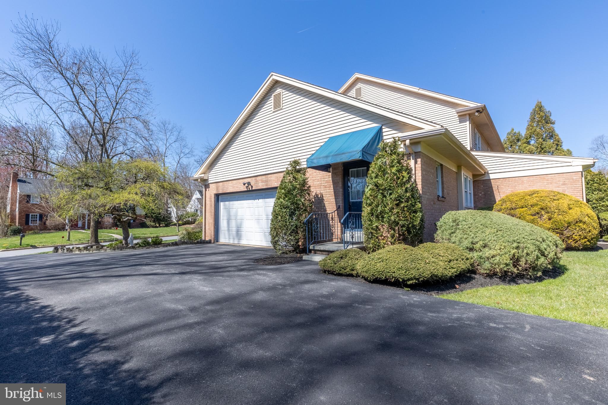 706 WESTCLIFF ROAD