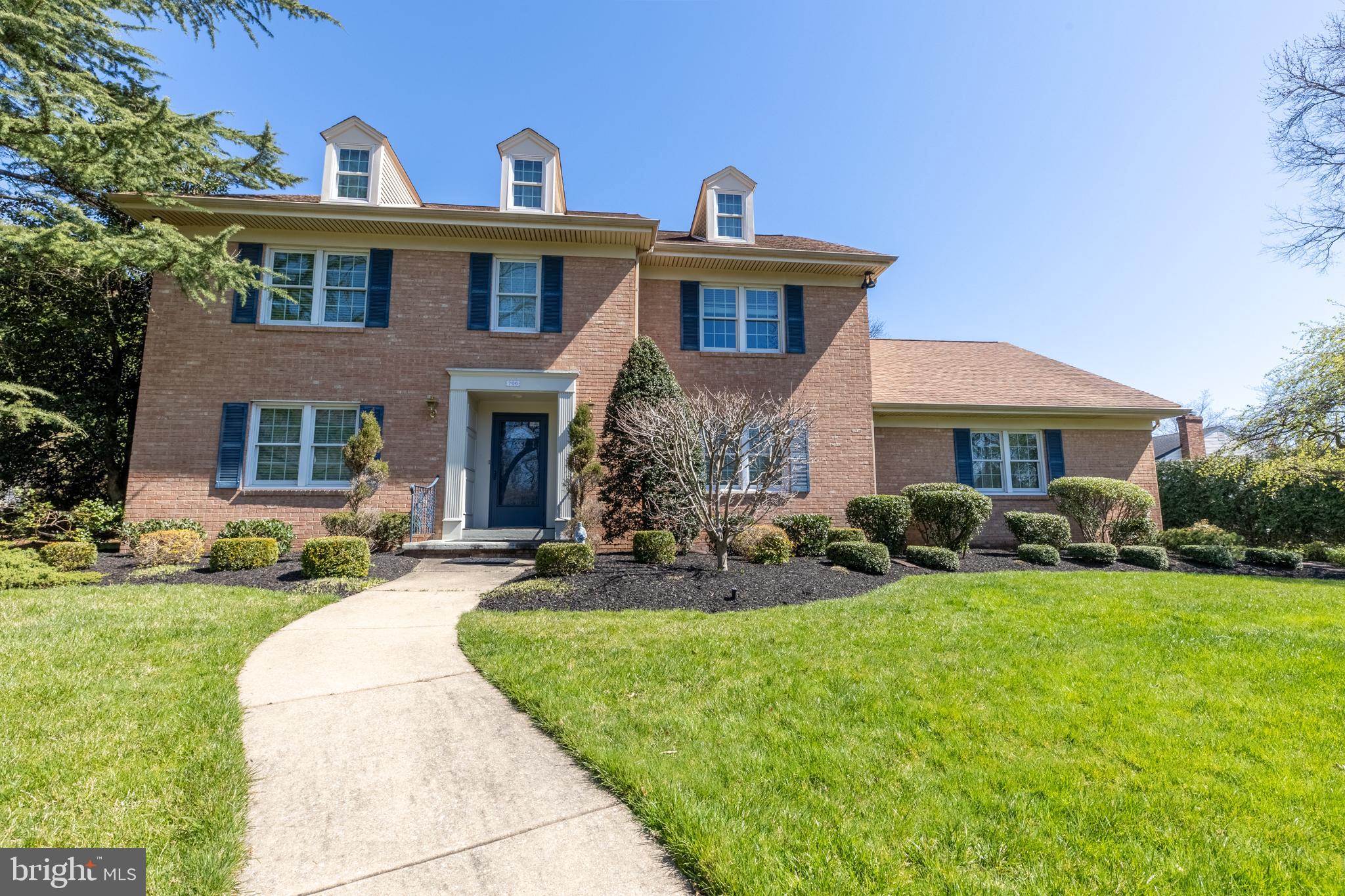 706 WESTCLIFF ROAD