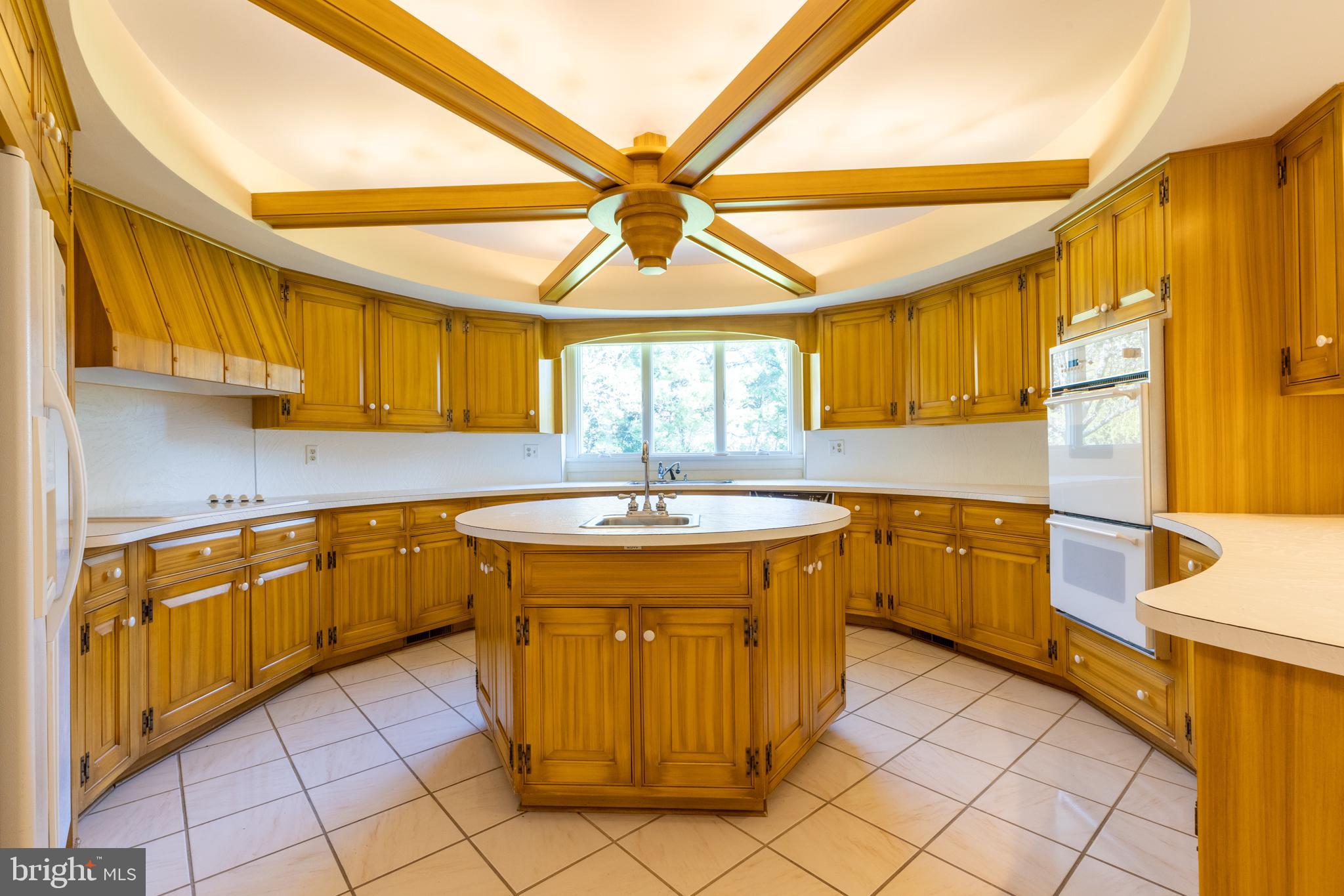 706 WESTCLIFF ROAD