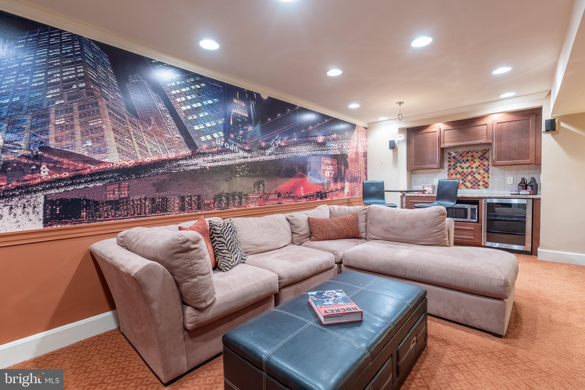 704 SPRINGCREEK COURT