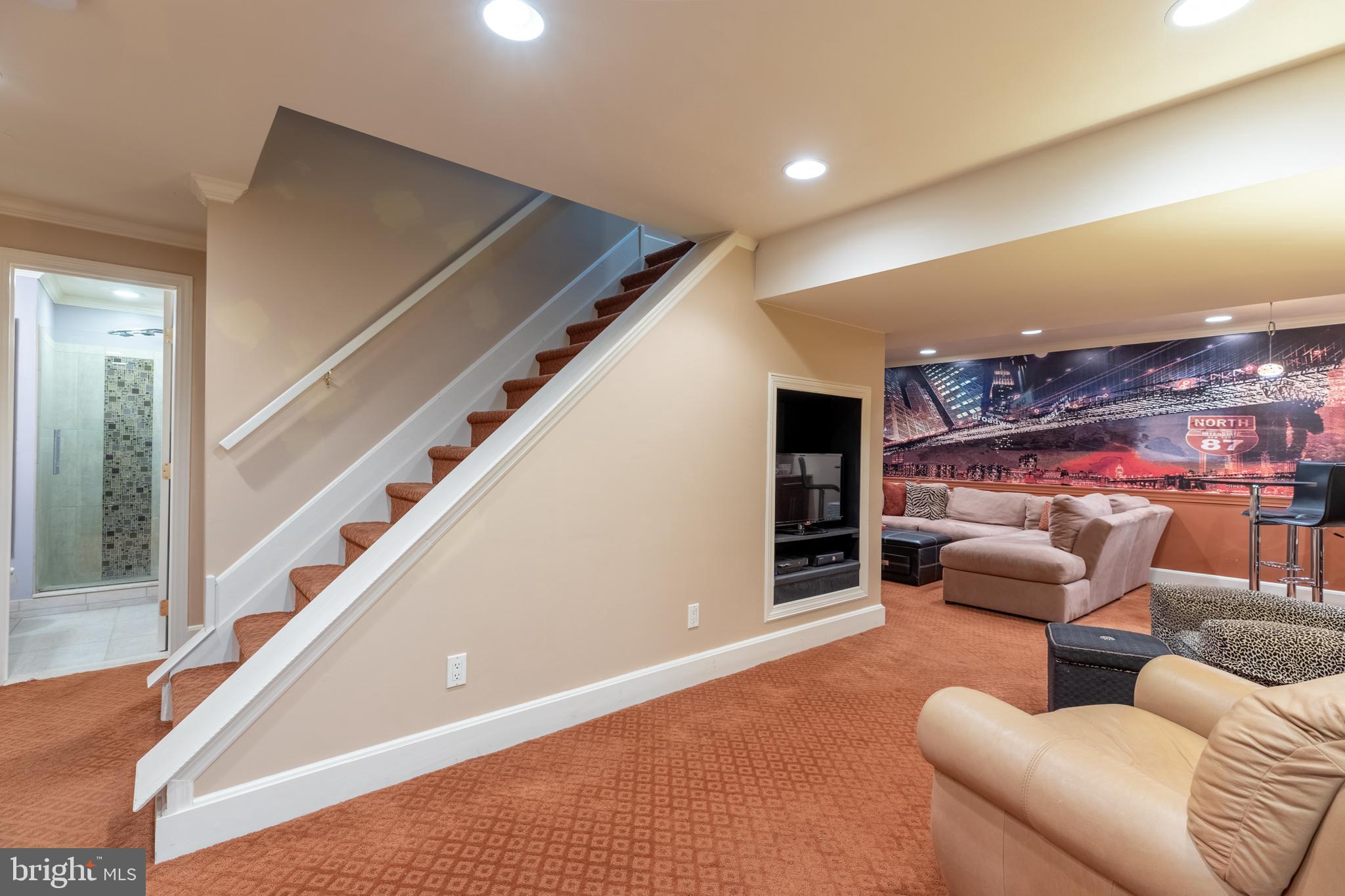 704 SPRINGCREEK COURT