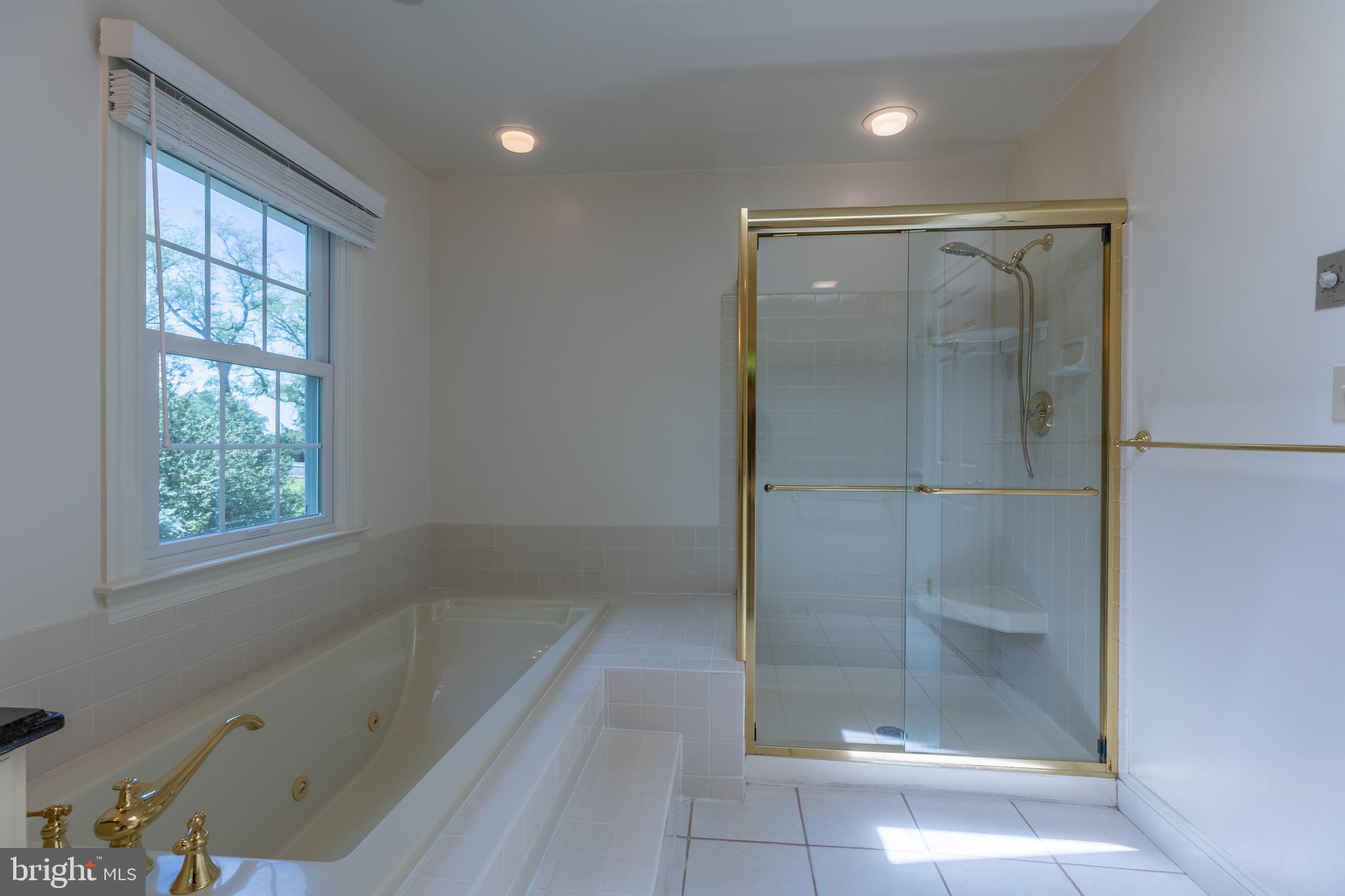 27 AUTUMNWOOD DRIVE