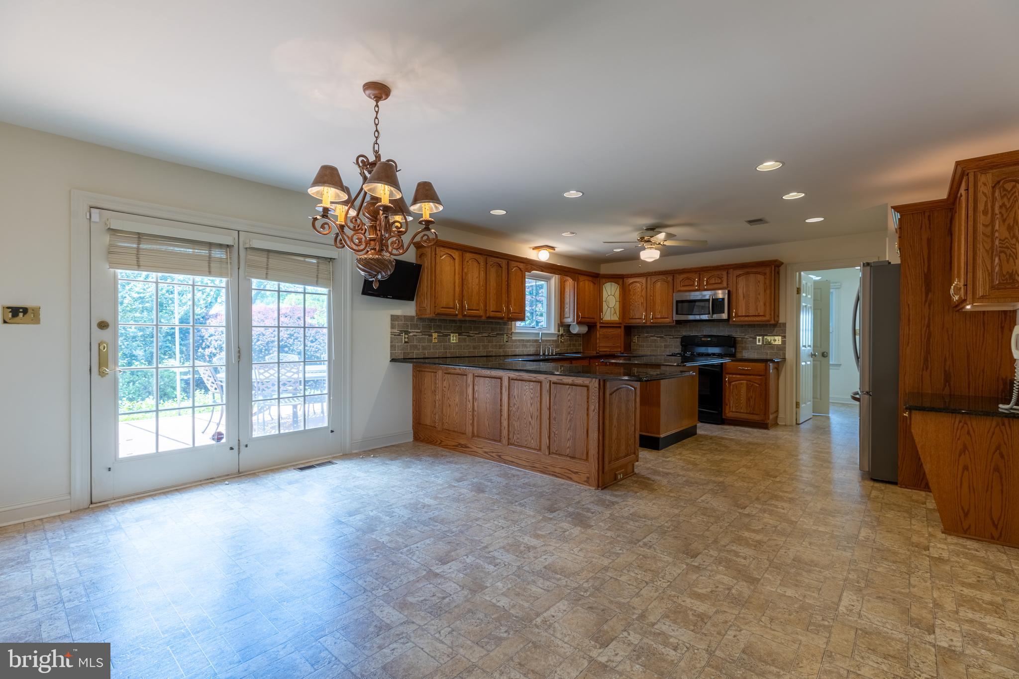 27 AUTUMNWOOD DRIVE