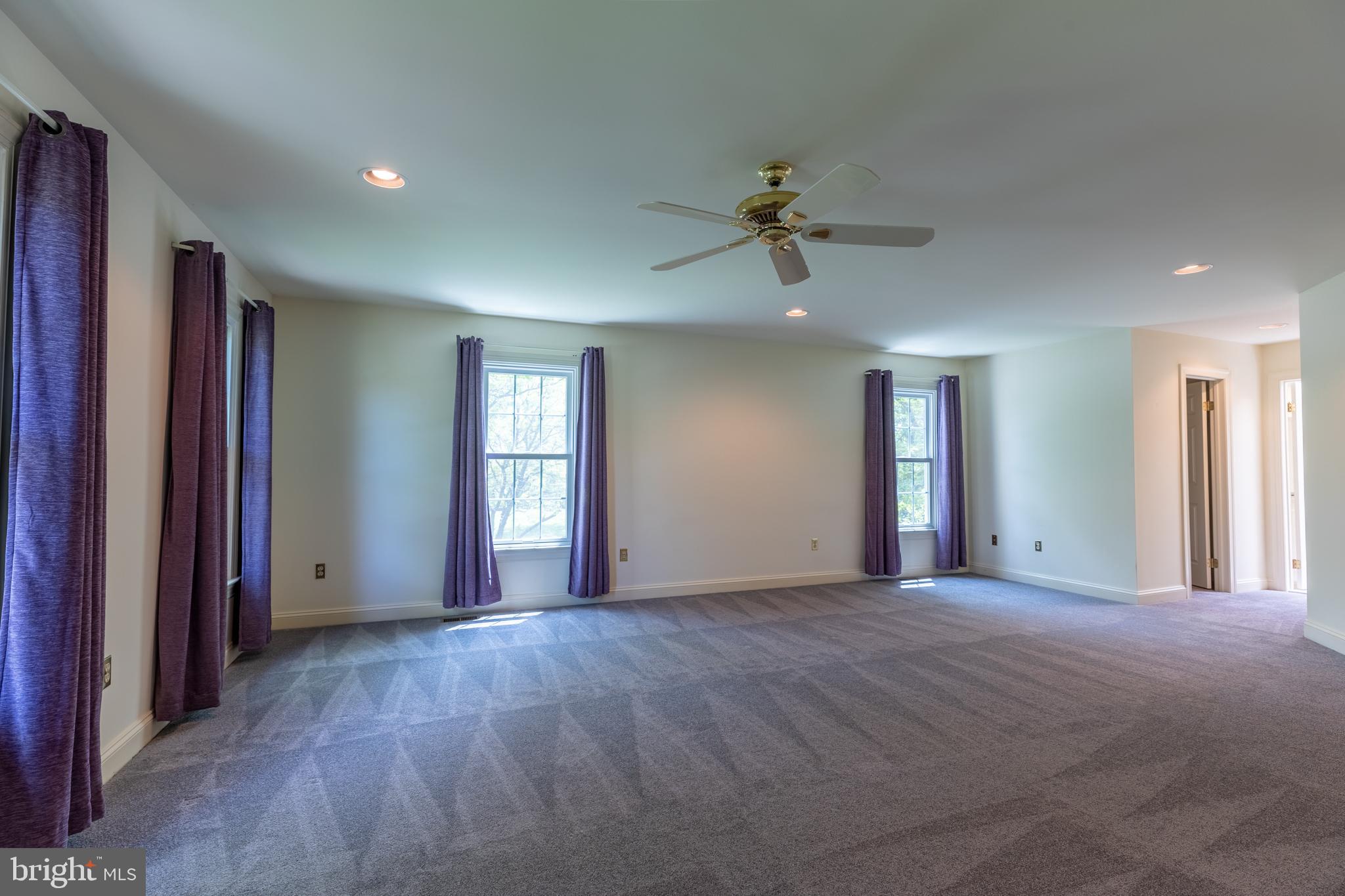 27 AUTUMNWOOD DRIVE
