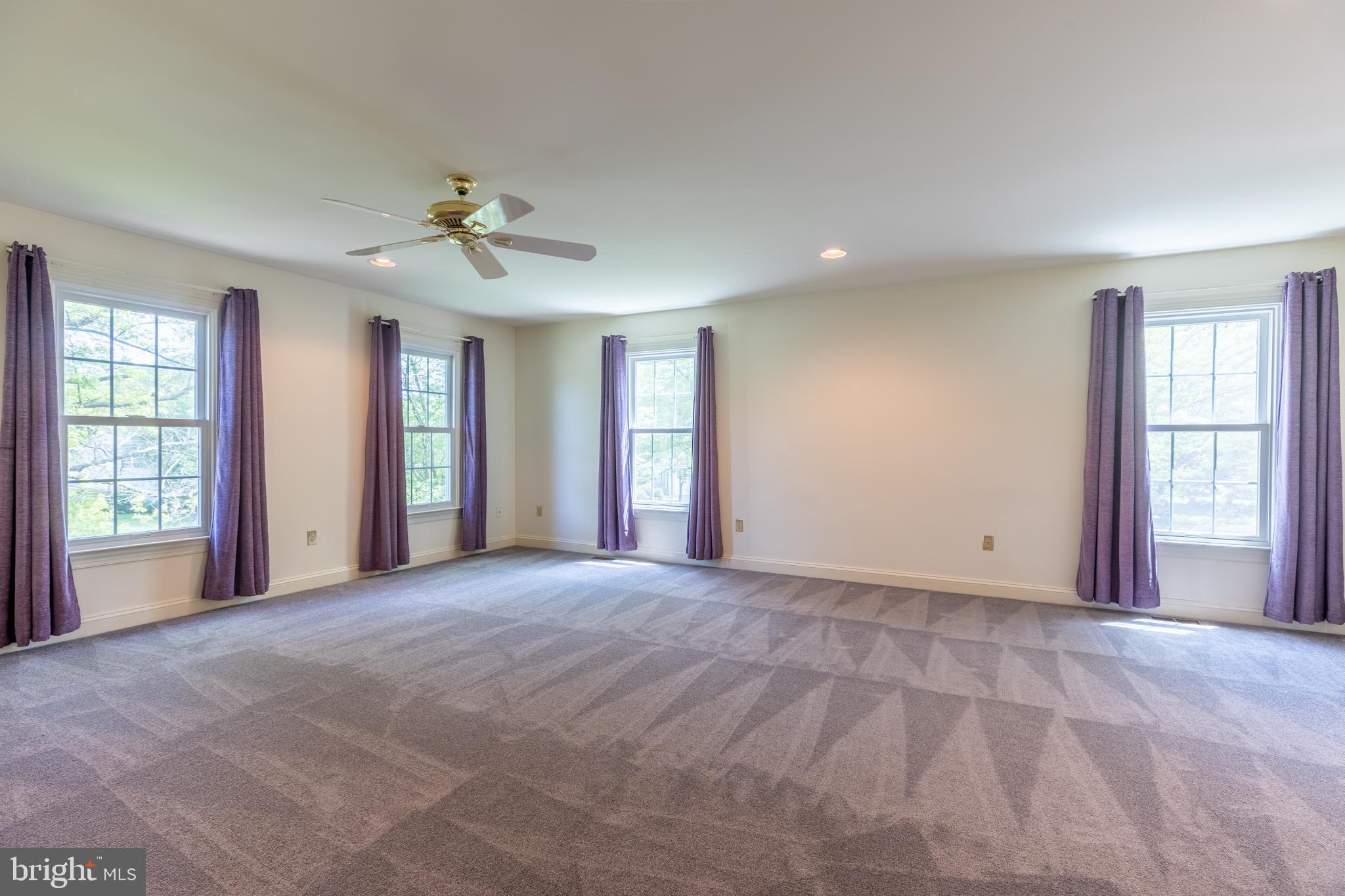 27 AUTUMNWOOD DRIVE