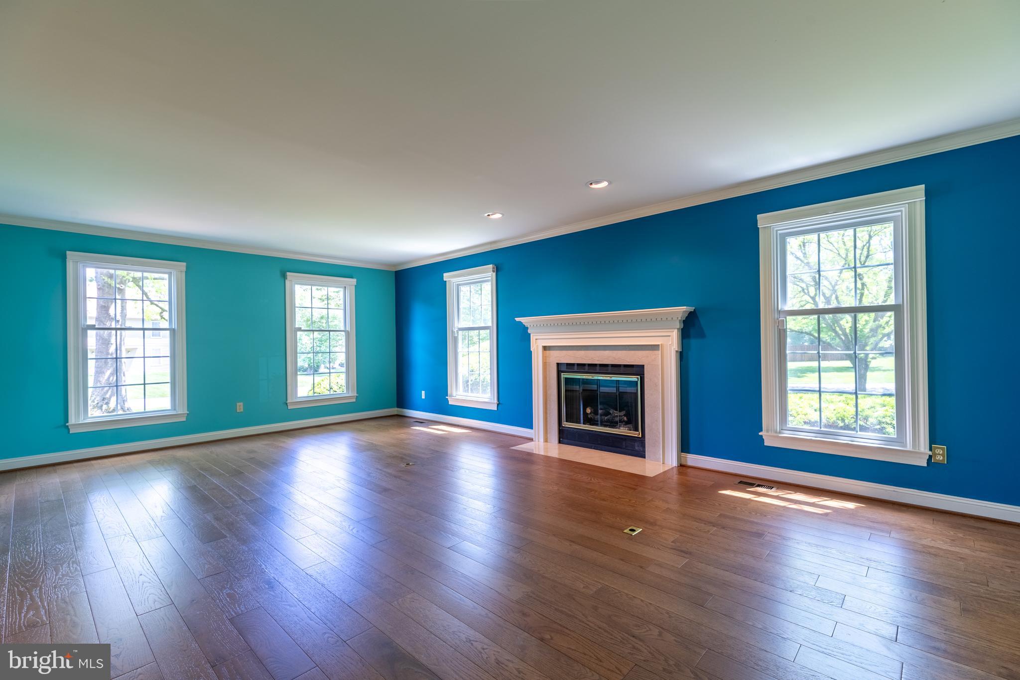 27 AUTUMNWOOD DRIVE