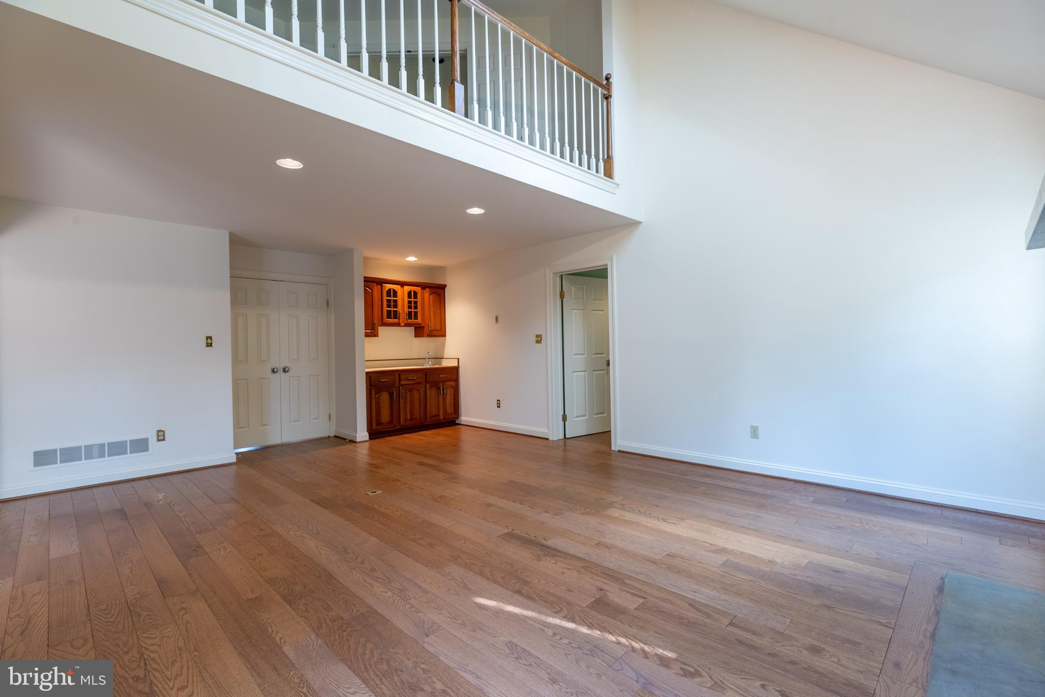 27 AUTUMNWOOD DRIVE