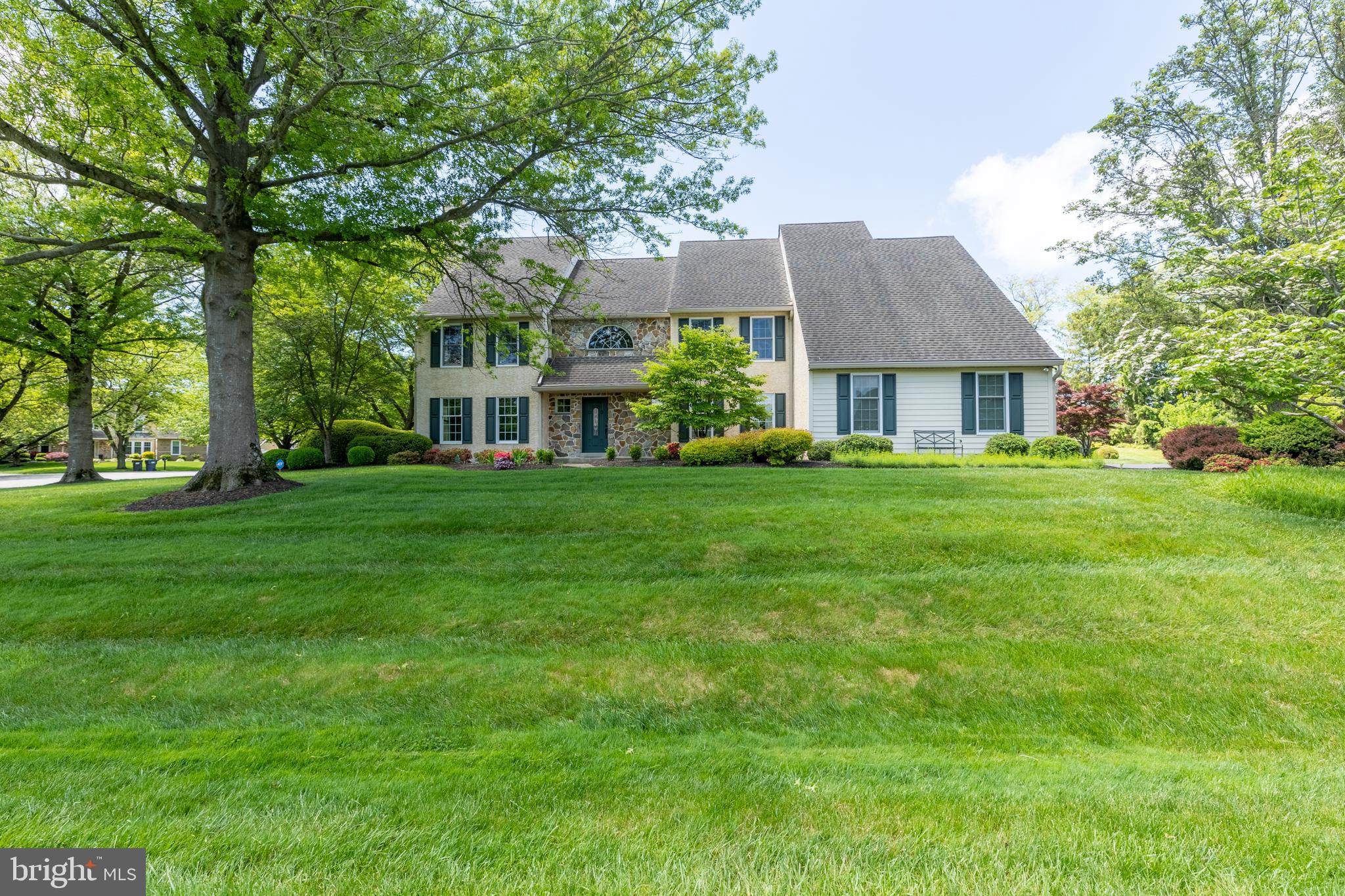 27 AUTUMNWOOD DRIVE