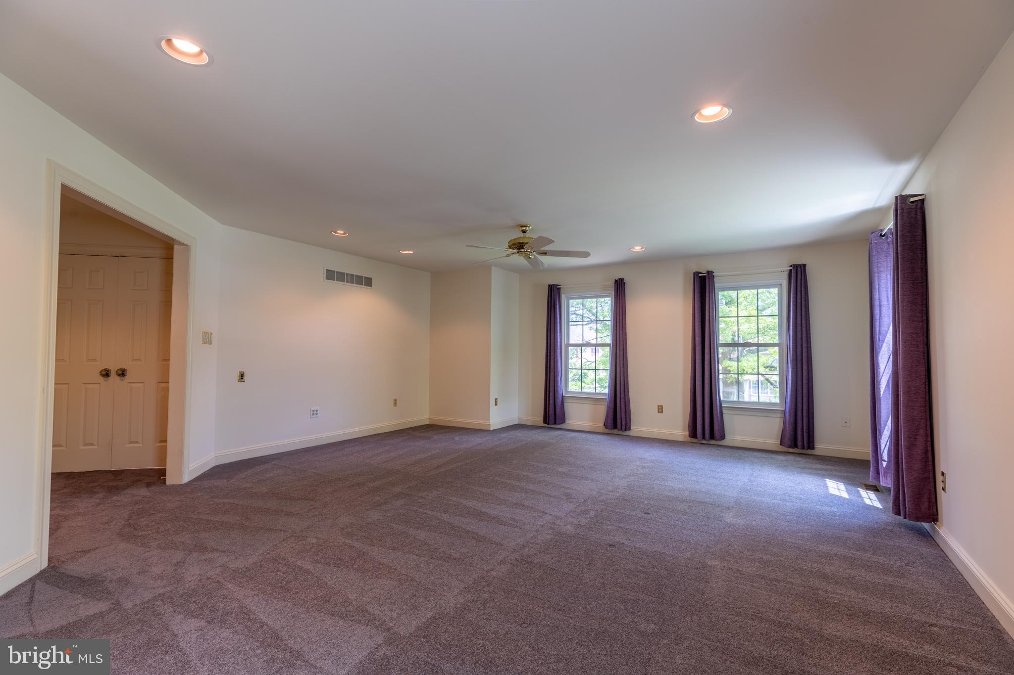 27 AUTUMNWOOD DRIVE