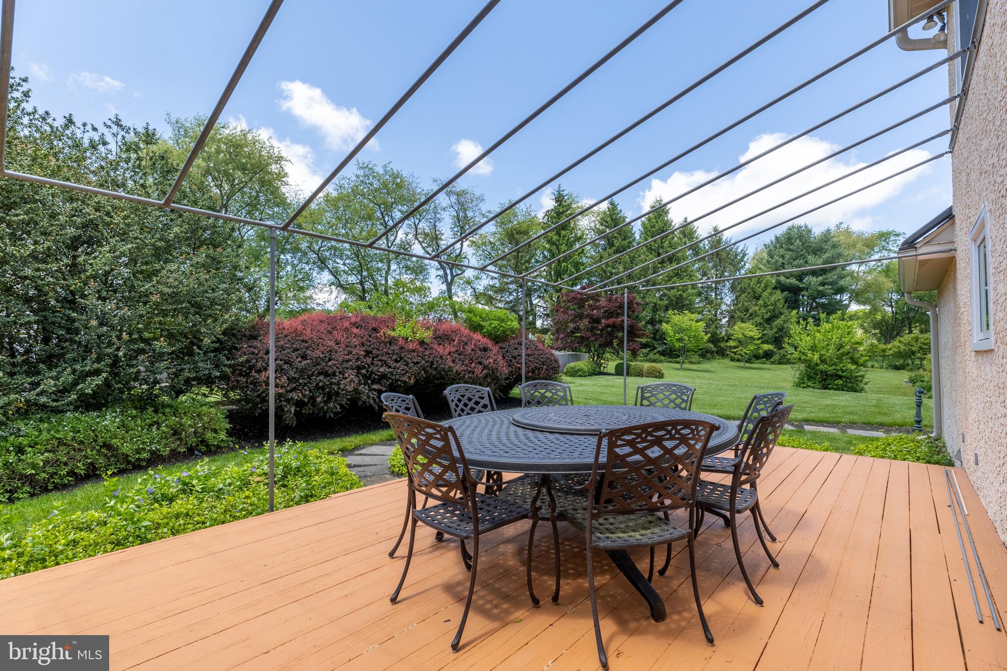 27 AUTUMNWOOD DRIVE