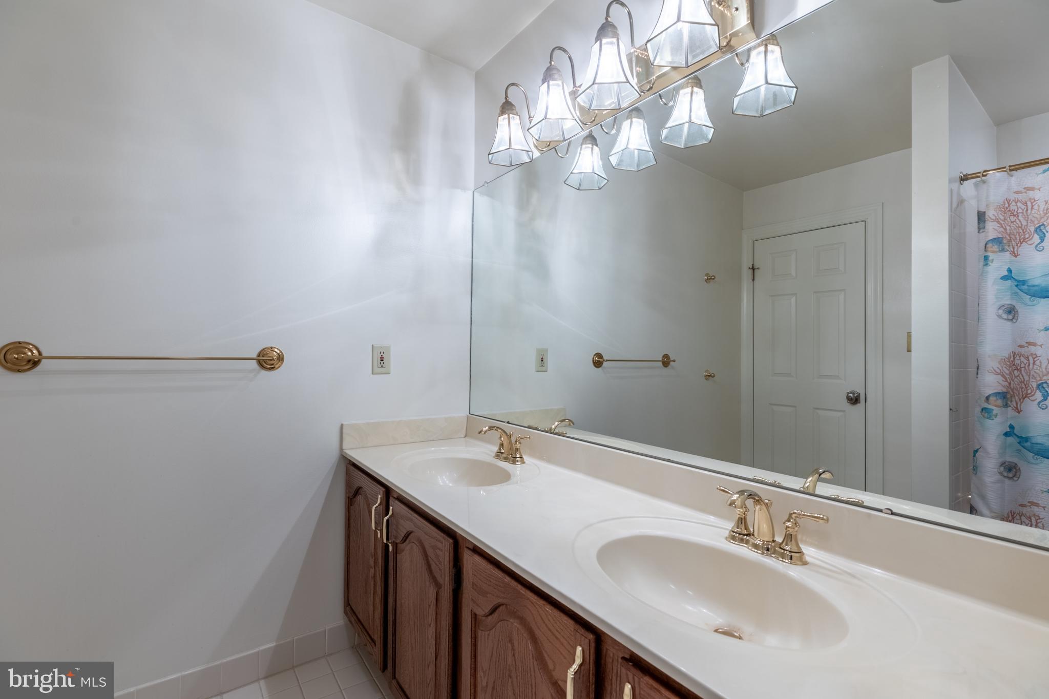 27 AUTUMNWOOD DRIVE