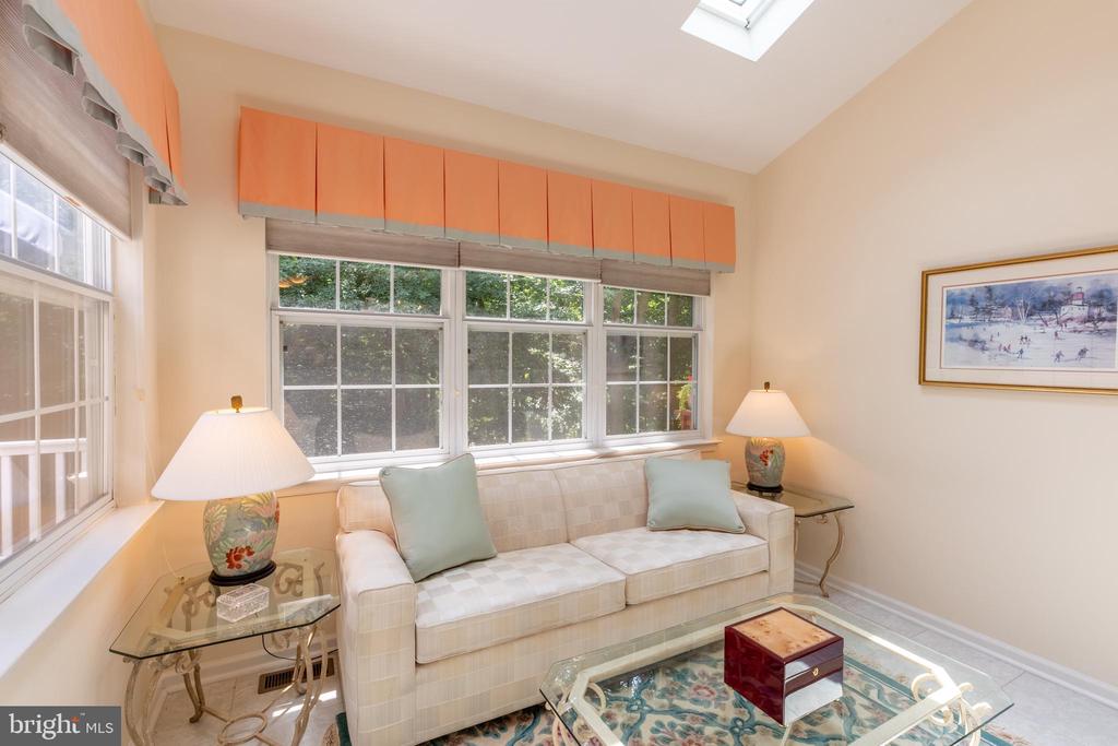 515 SOUTHAMPTON LANE