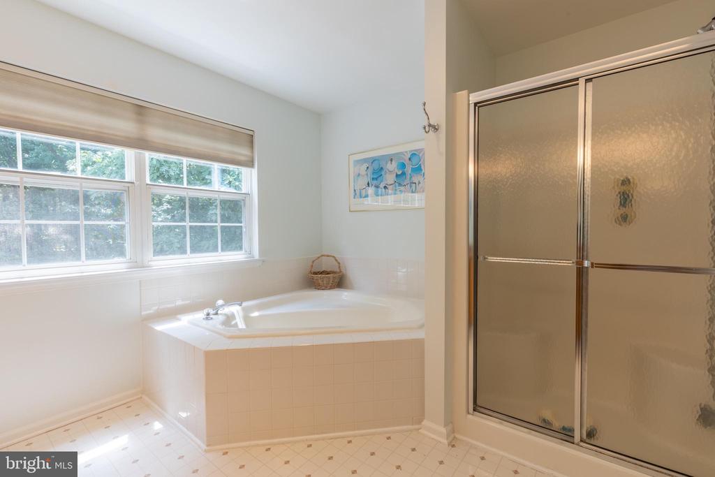 515 SOUTHAMPTON LANE
