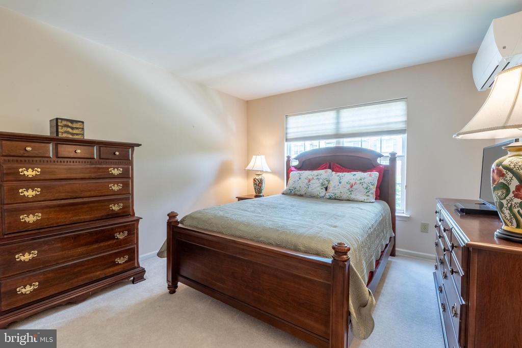 515 SOUTHAMPTON LANE