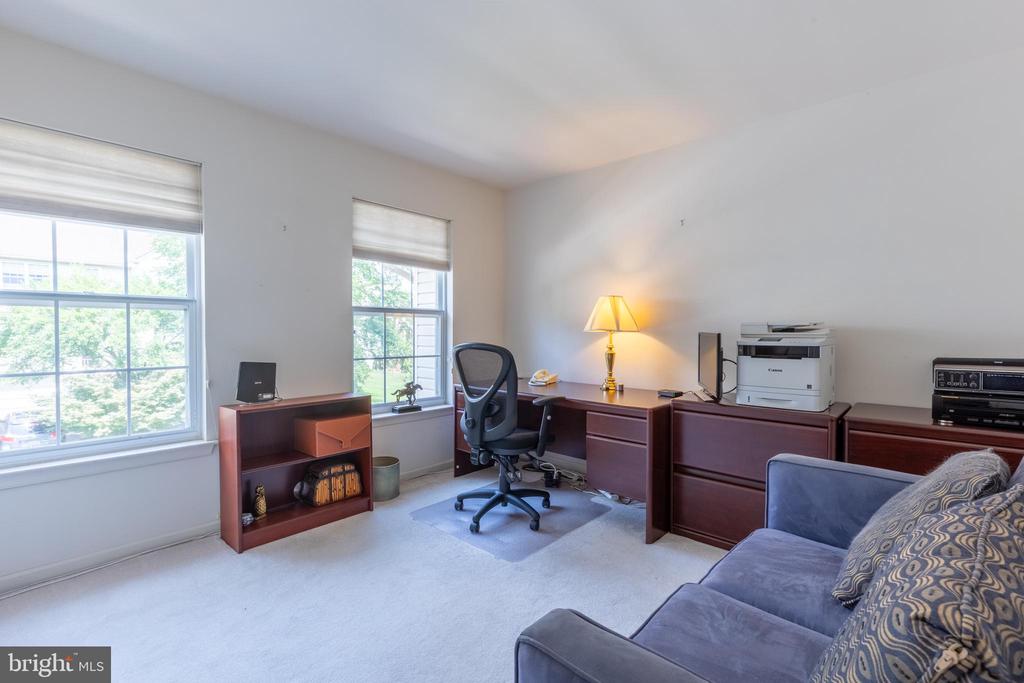 515 SOUTHAMPTON LANE