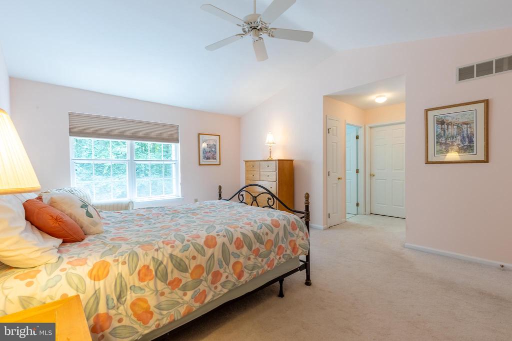 515 SOUTHAMPTON LANE
