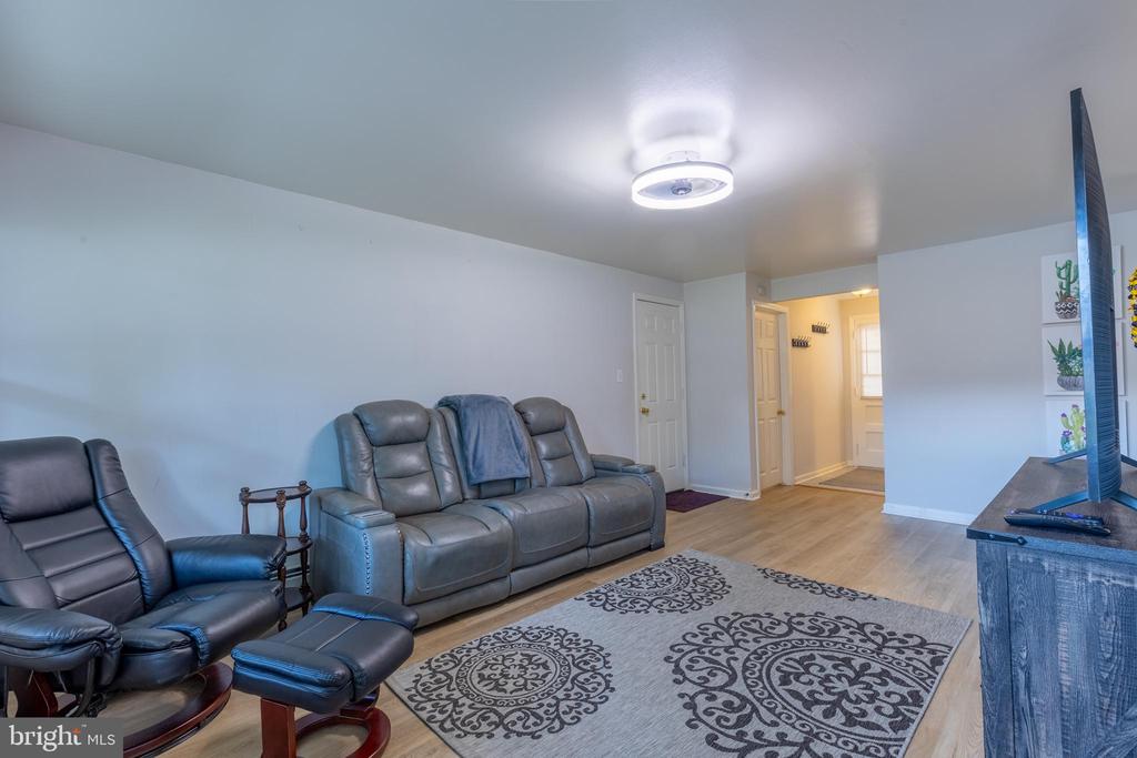 2708 BARDELL DRIVE