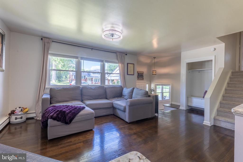 2708 BARDELL DRIVE