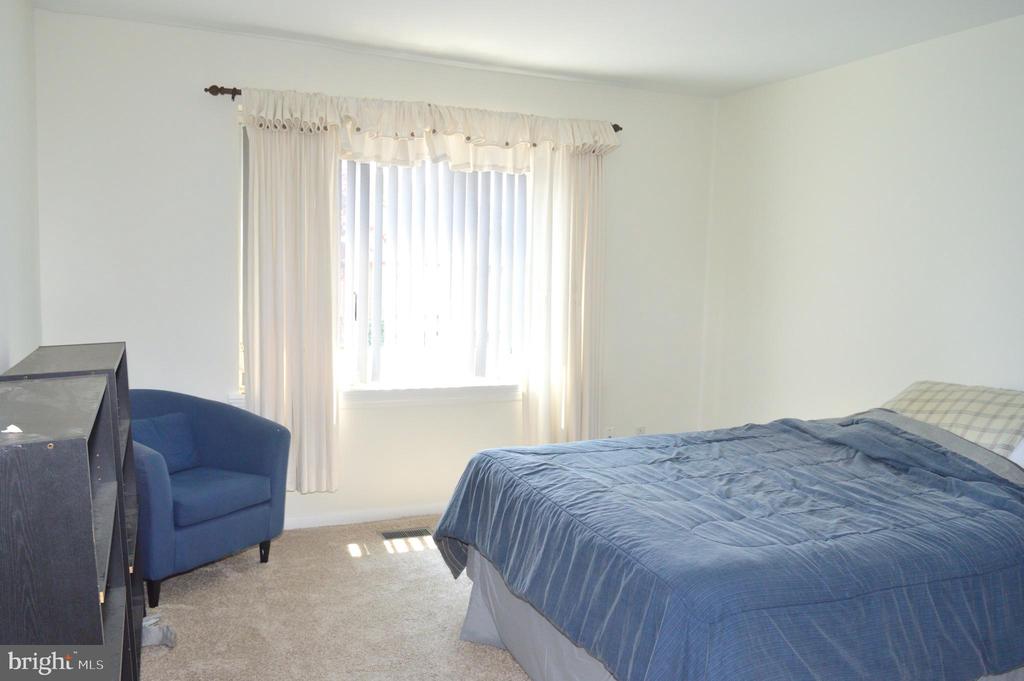 5407 PINEHURST DRIVE